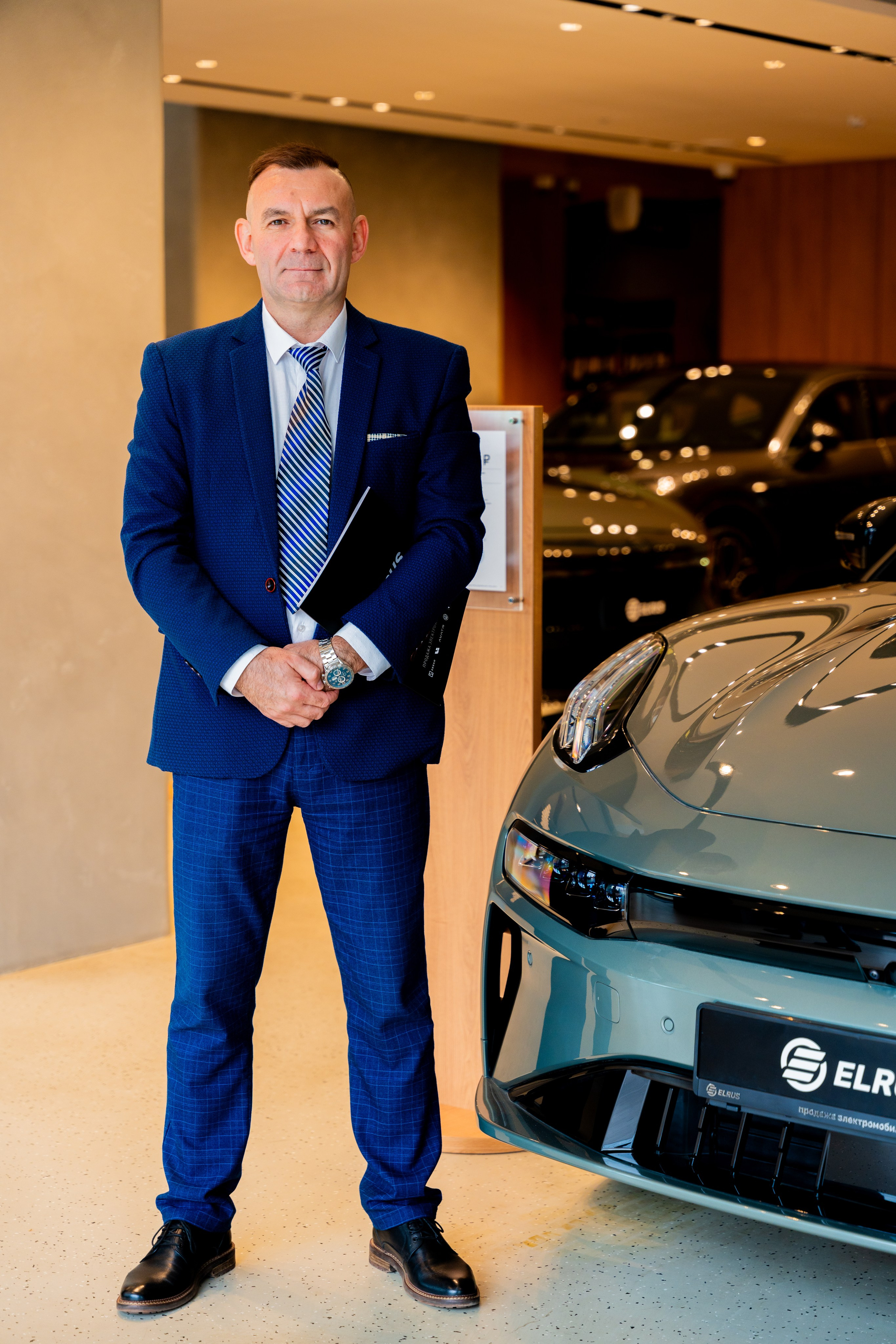 Интерьерная фотосъемка автосалона Elrus в Краснодаре. Zeekr, LiXiang Профессиональная фотосъемка интерьера премиум-автосалона в Краснодаре. Шедевры для Вас! Фотограф и Видеограф в Краснодаре Пахиев Руслан