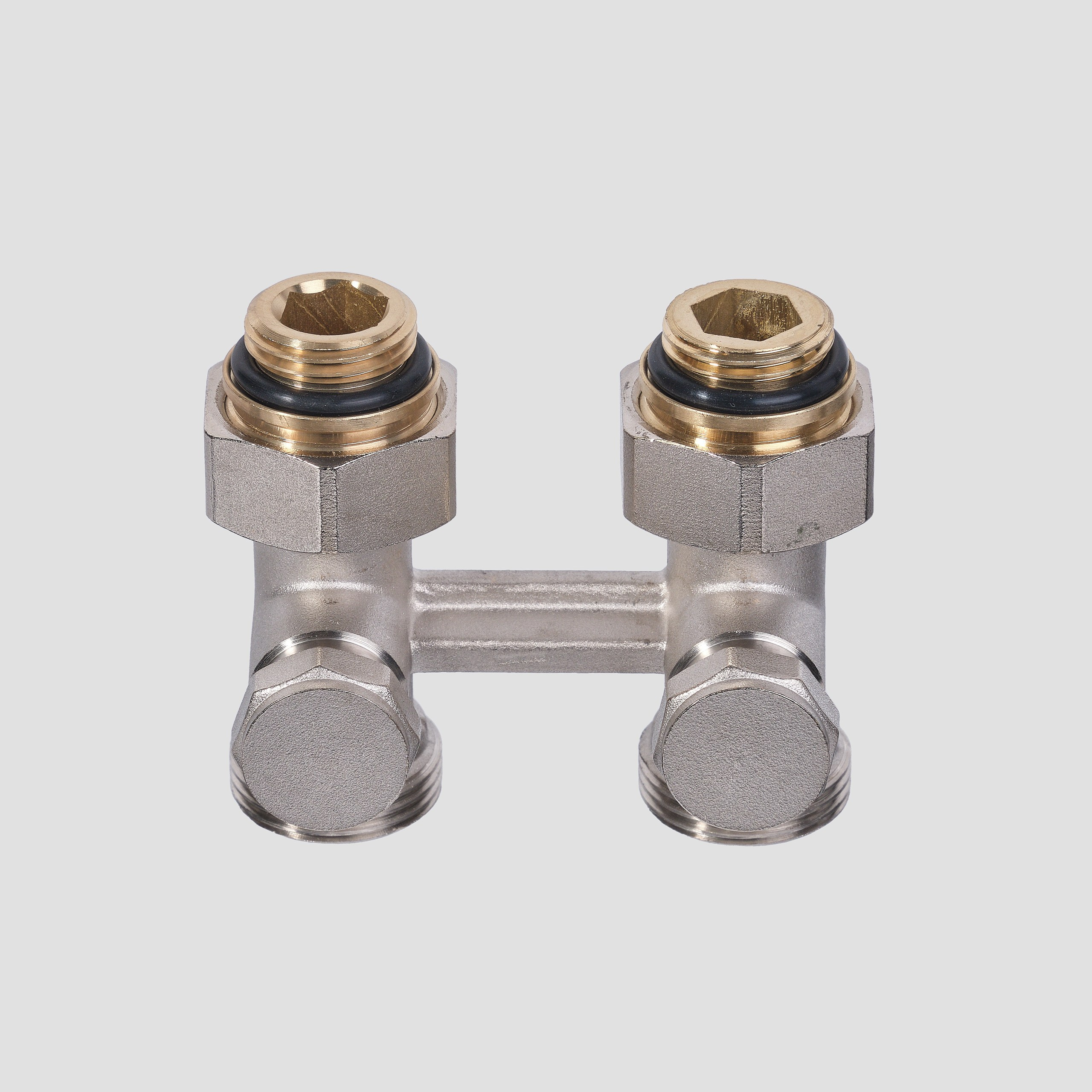 Предметные фотографии регуляторов и нагревателей для отопительных приборов