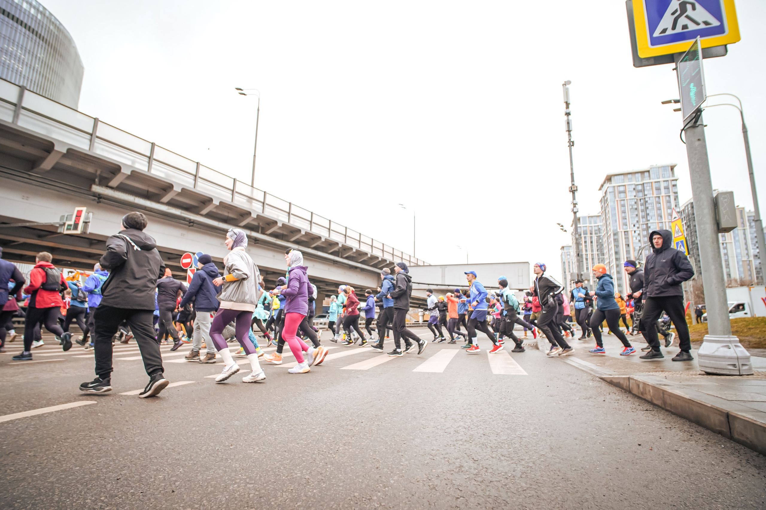 #марафонудома #яuzarun 2024 2-я петля, группа 6:30. Роман Капилюшов. Бег. Фото. Видео. г. Люберцы