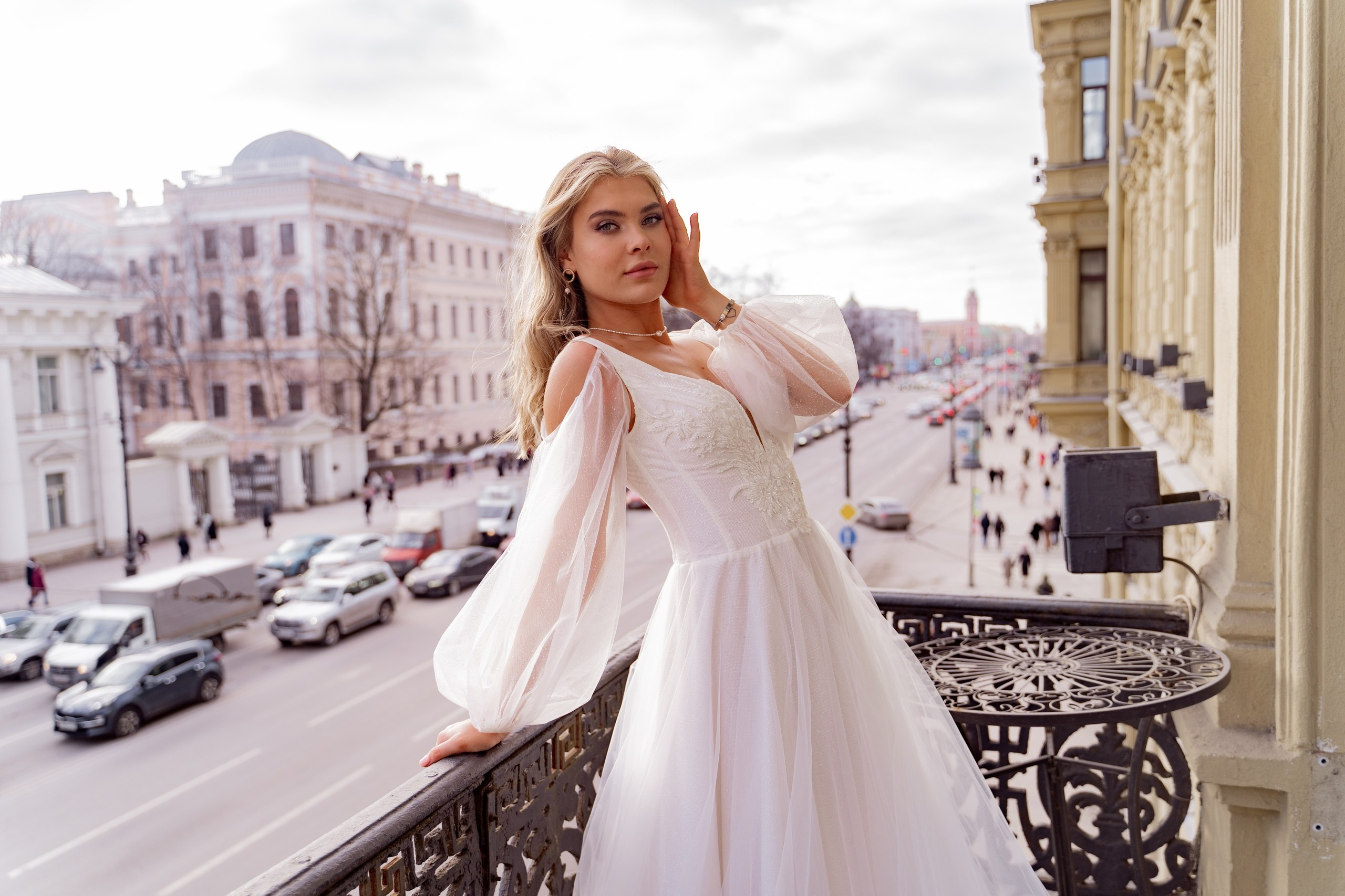 Свадебные сборы невесты в отеле. Фотограф Екатерина в городе Новороссийск