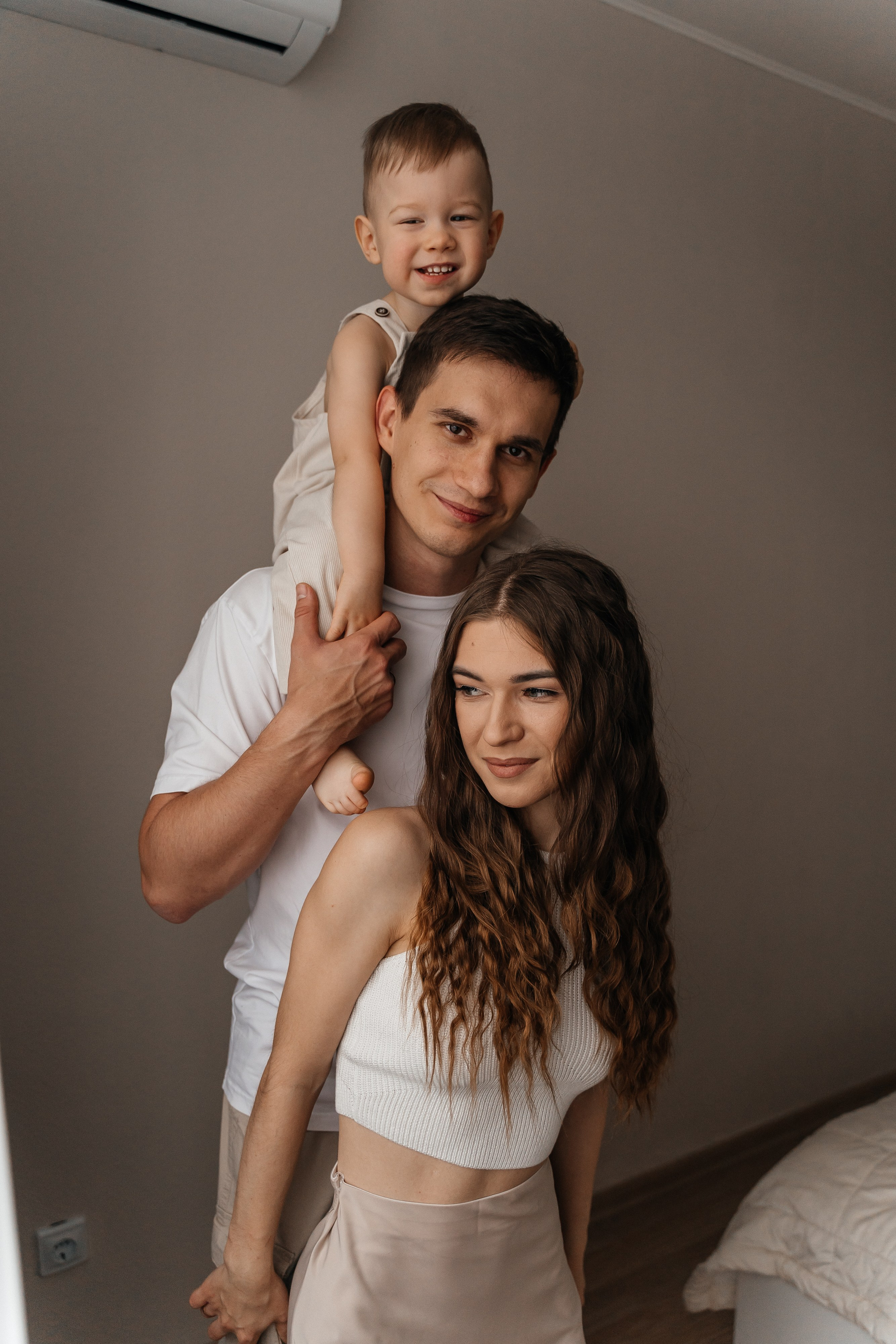 Вадим, Юля и Мирон. Волик Мария