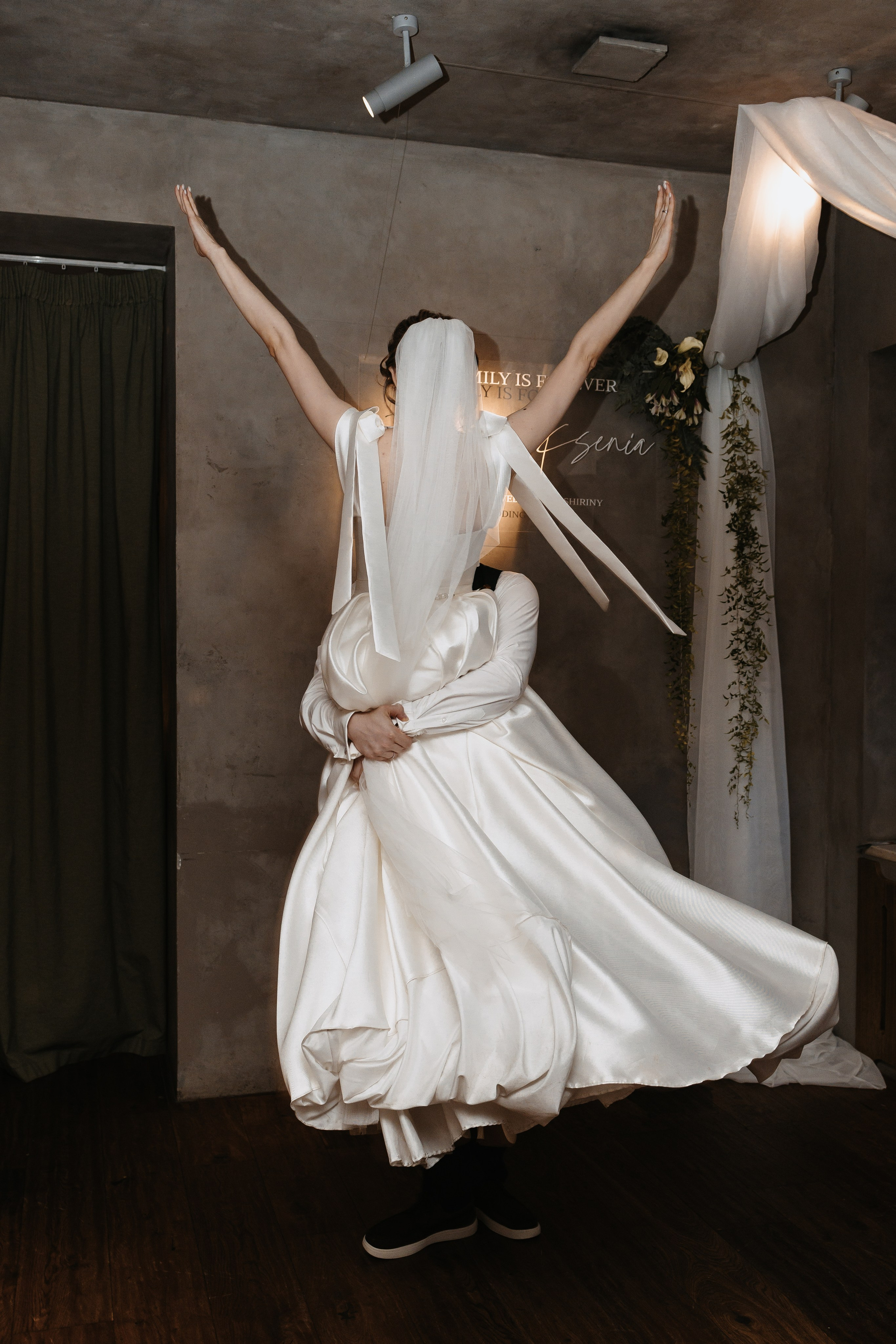 Илья и Ксюша (2024). Свадебный и семейный фотограф в Москве Яна Шувалова