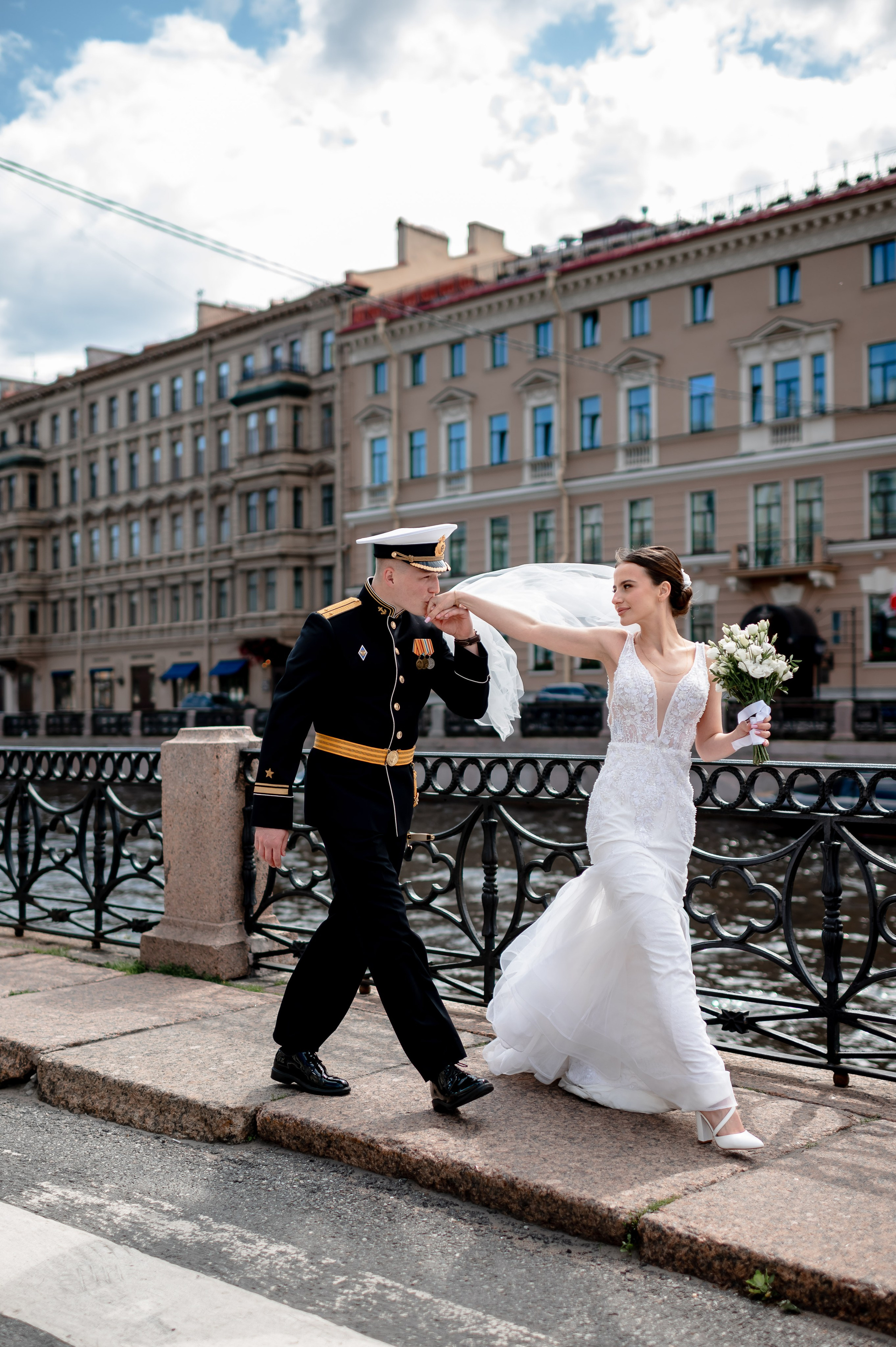 Елизавета и Максим (фотосессия у Дворца Штиглица, набережная Мойки и у Законодательного собрания). Портретный, семейный и свадебный фотограф в Санкт-Петербурге и в Пушкине Ширяев Денис
