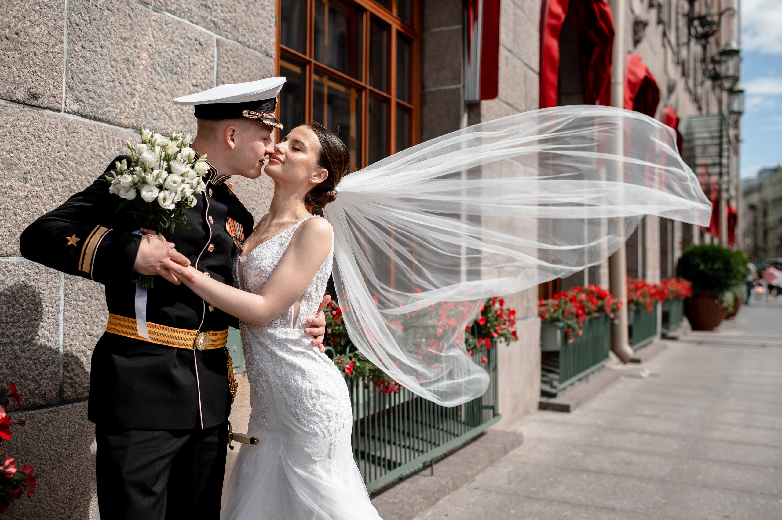 Елизавета и Максим (фотосессия у Дворца Штиглица, набережная Мойки и у Законодательного собрания). Портретный, семейный и свадебный фотограф в Санкт-Петербурге и в Пушкине Ширяев Денис