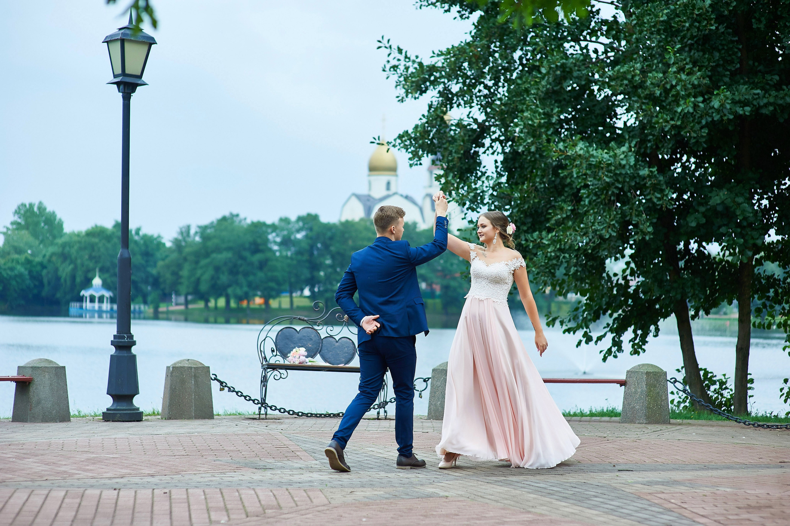 Ульяна и Дмитрий (свадебная прогулка в Сестрорецке под дождем, , фотосессия в верхнем парке Петергофа). Портретный, семейный и свадебный фотограф в Санкт-Петербурге и в Пушкине Ширяев Денис