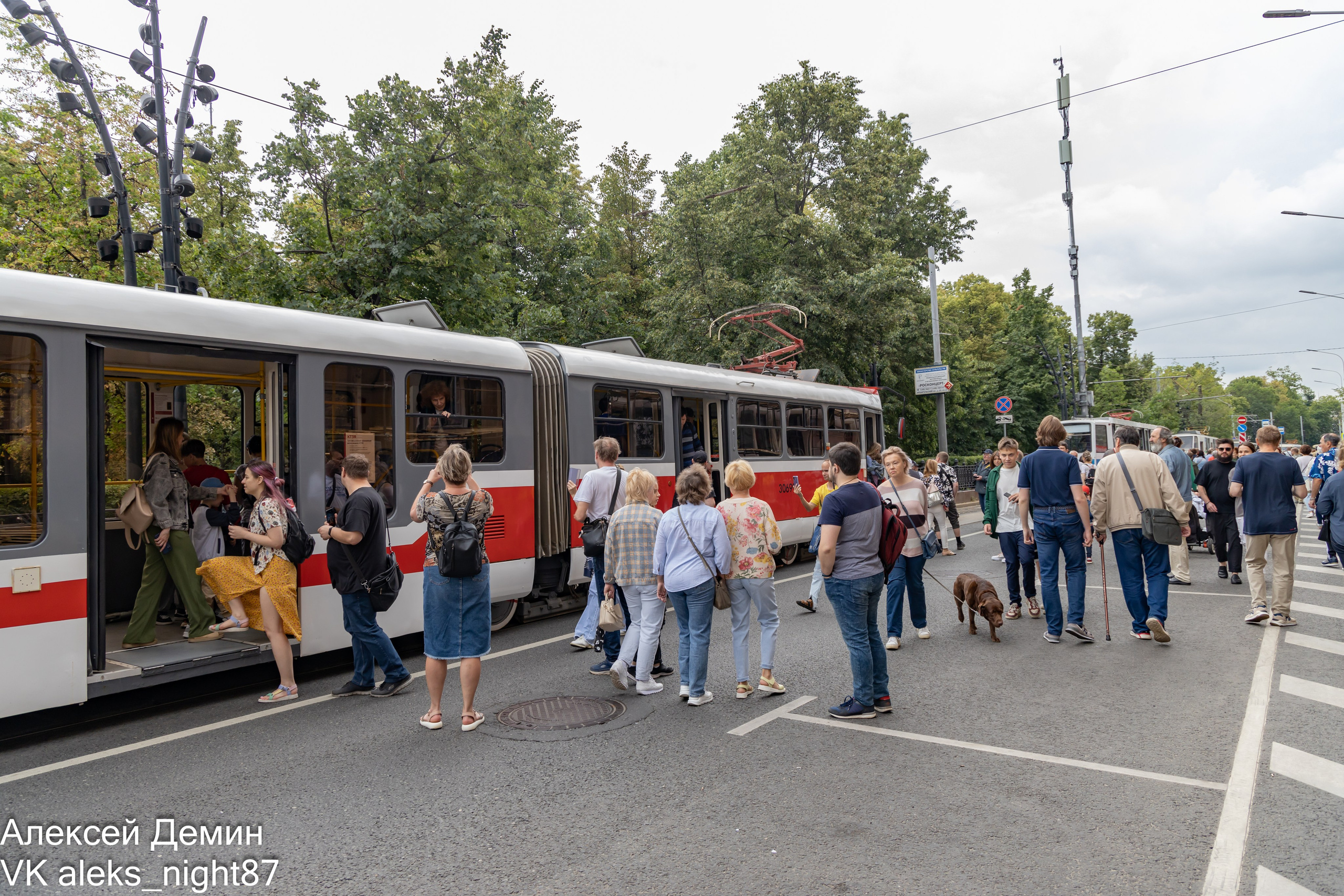 Ретро парад трамваем Москва 2023. Репортажный, семейный и студийный фотограф в Москве Демин Алексей