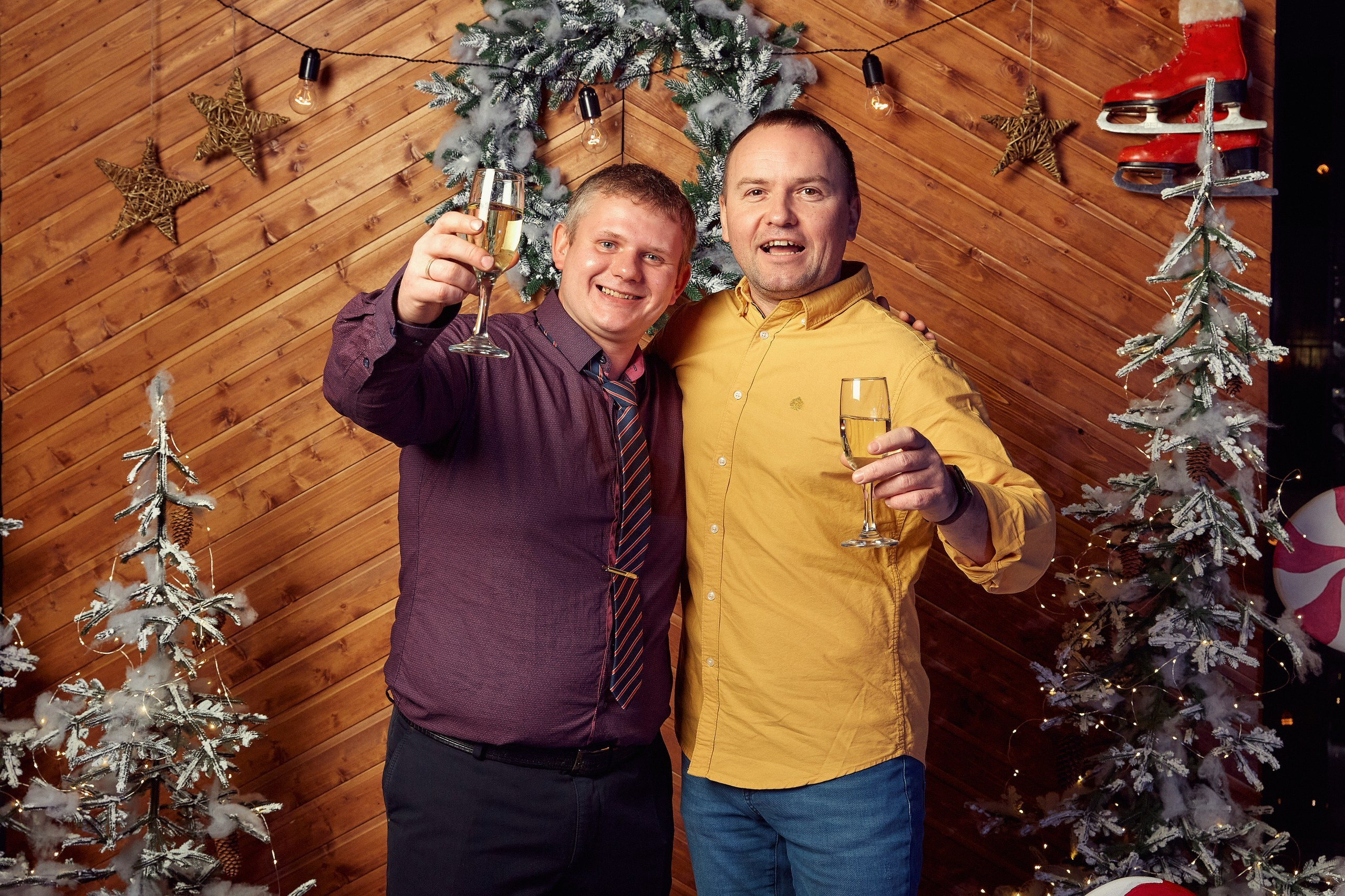 Транс-Инвест / Новогодний корпоратив на территории автосалона. Антон Артюшин, портретный фотограф. Москва