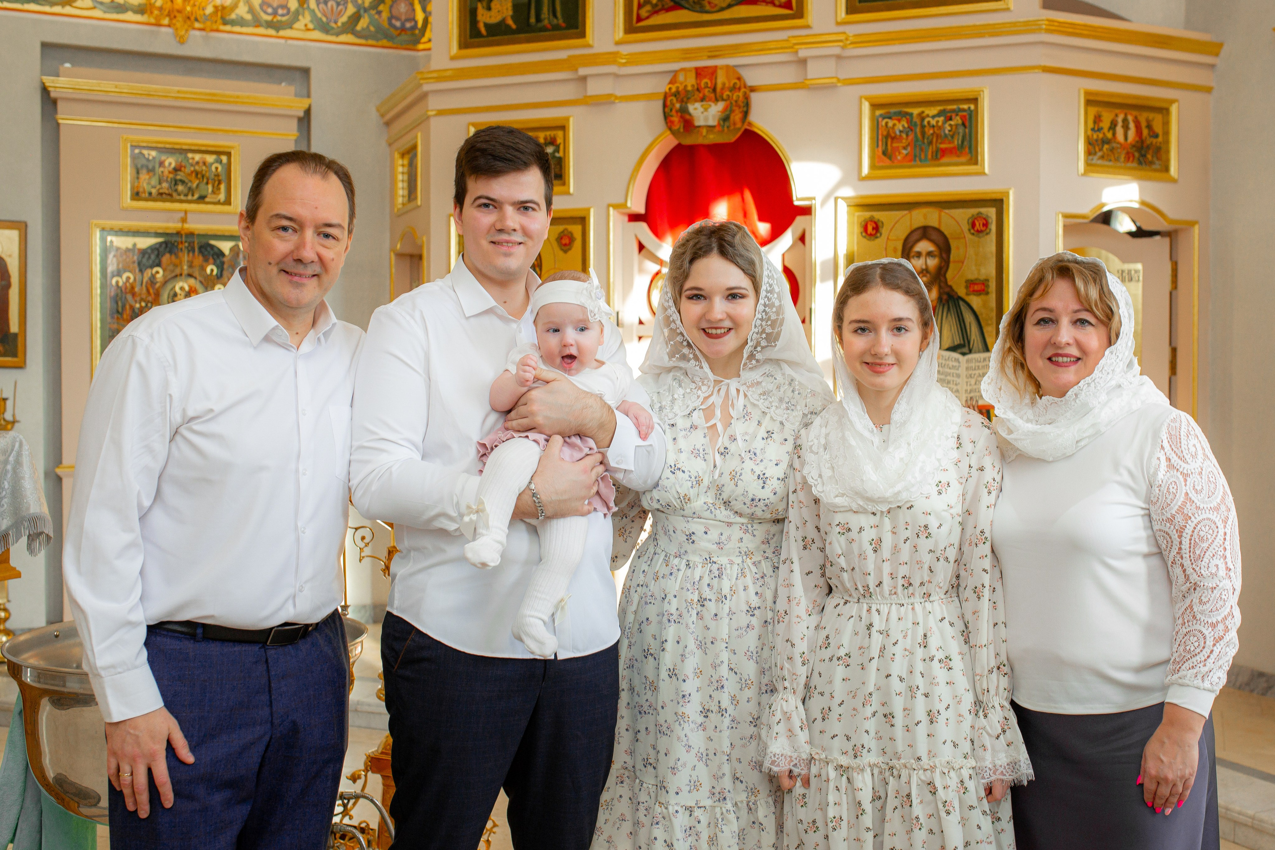 Церковь Рождества Пресвятой Богородицы в Крылатском. Свадебный и семейный фотограф