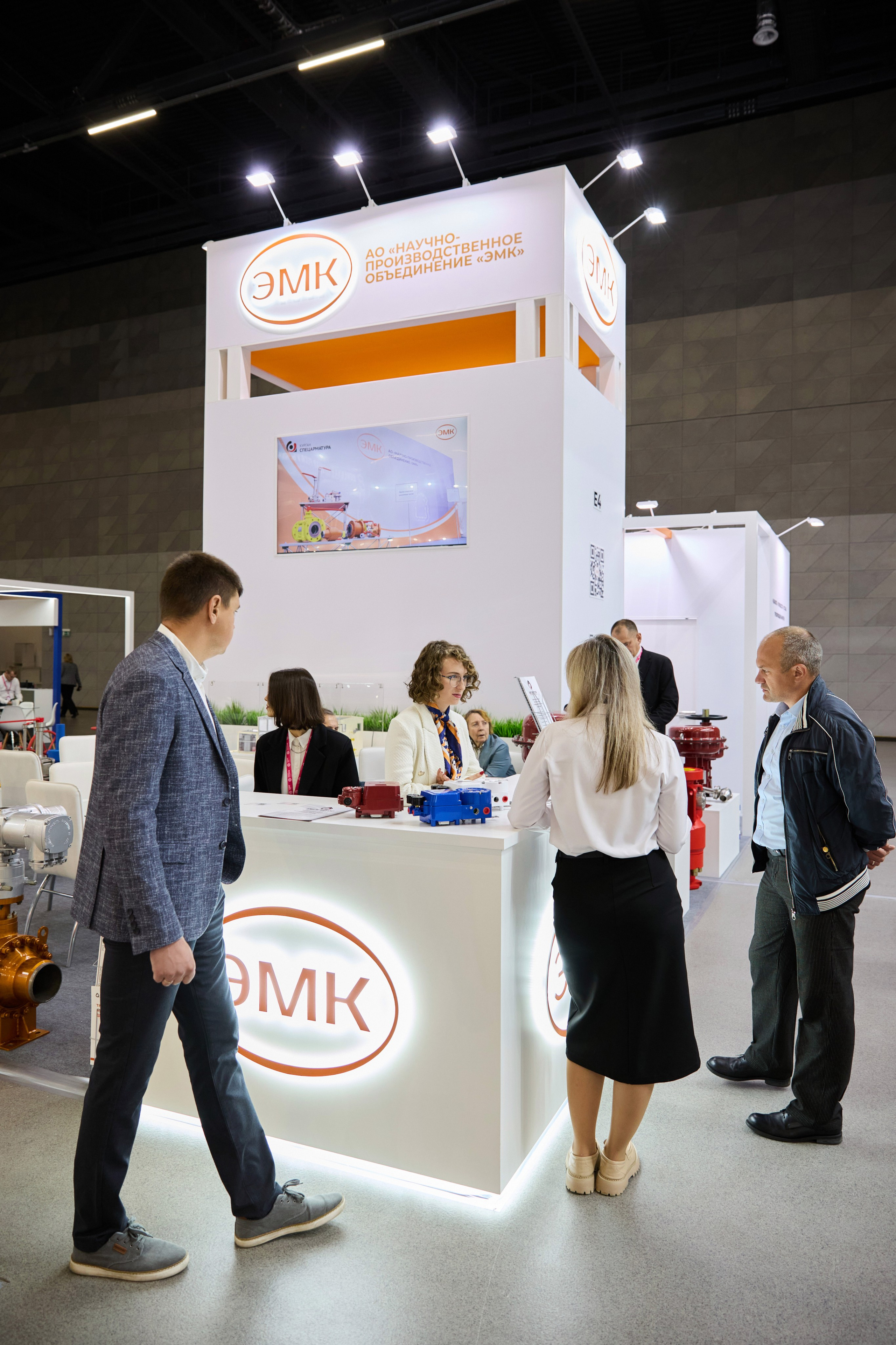 Выставка. Свадебная, репортажная фотосъемка и видеосъемка в Минске. Илья и Юлия Ширмановы. Фотограф | Видеограф | Минск