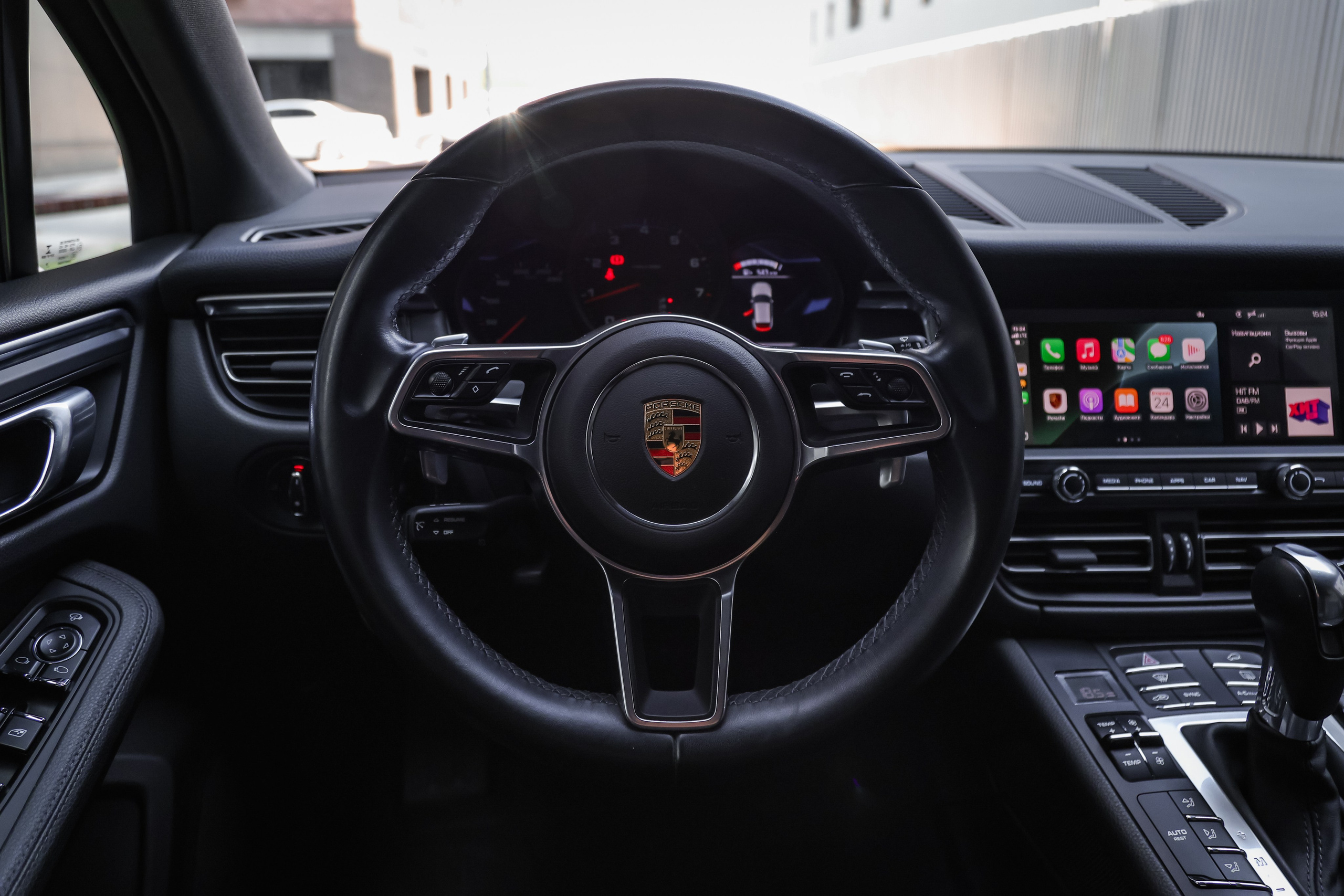 2020 PORSCHE MACAN. Mixturecaptures