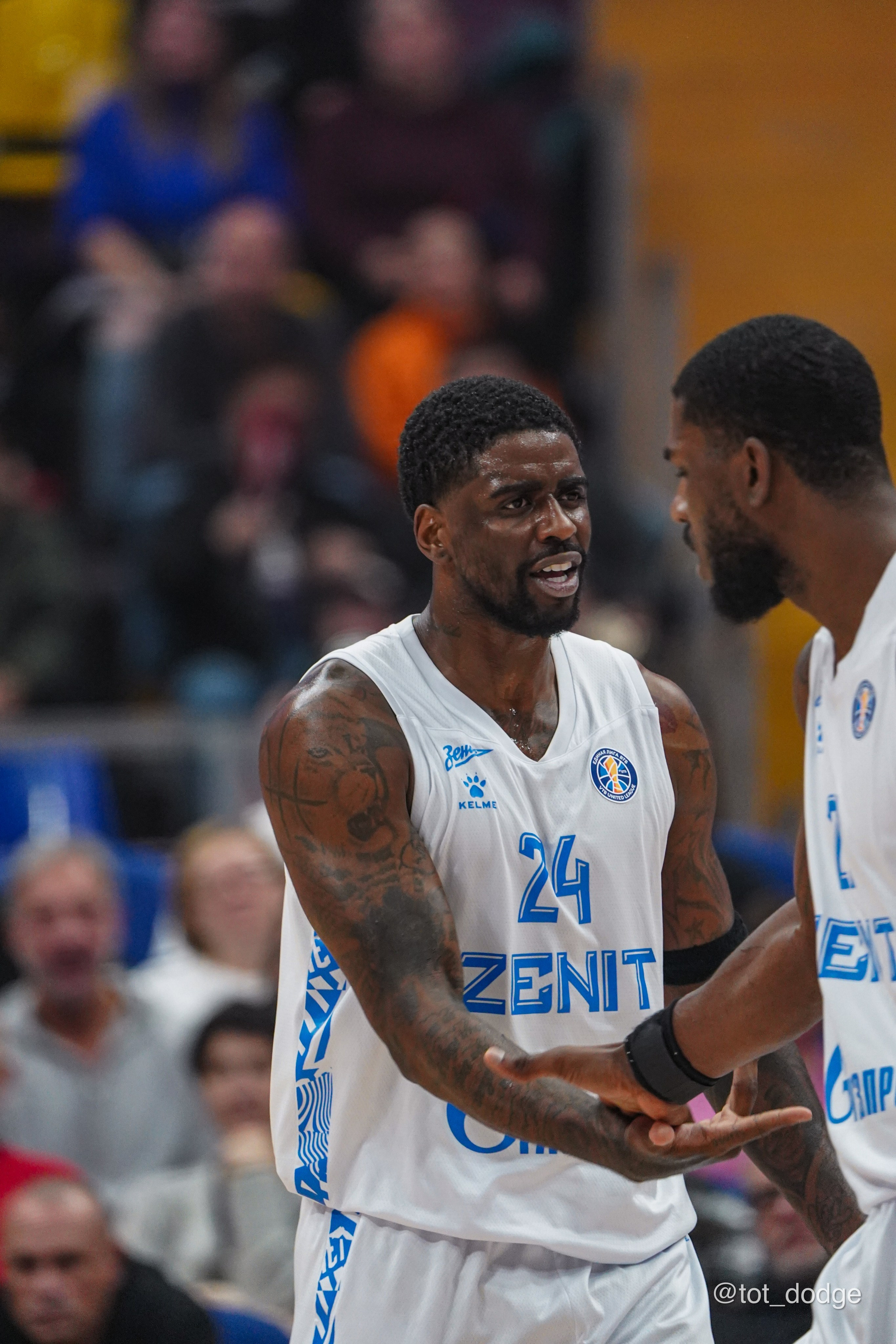 Баскетбол. ЦСКА-Зенит (13.10.24). Автомобильный фотограф Шакая Кирилл