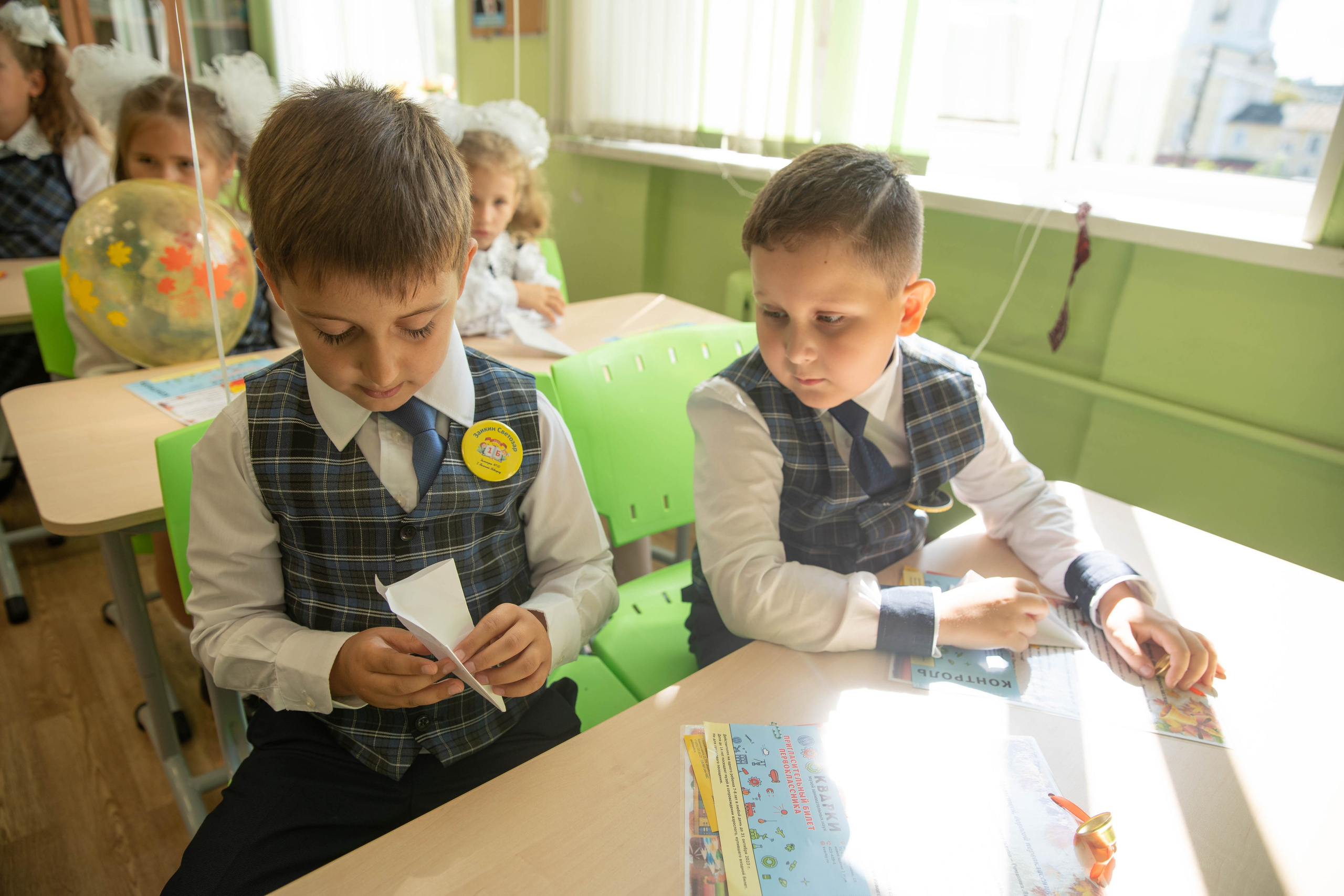 Первый класс линейка, в классе, портреты. Семейный и детский фотограф в Нижнем Новгороде