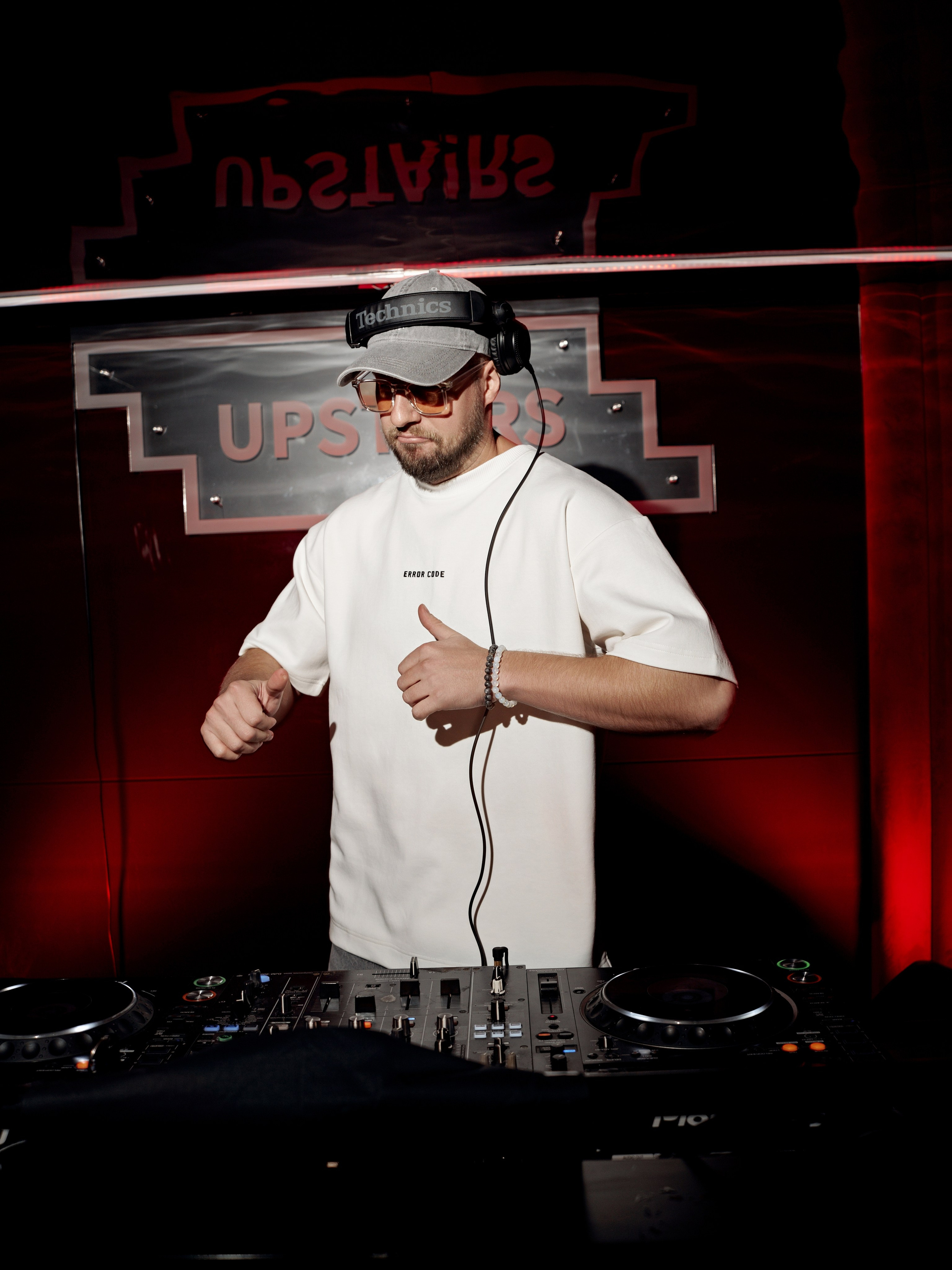 CLUB. NOIZOMAX Художественный фотограф в Дубай