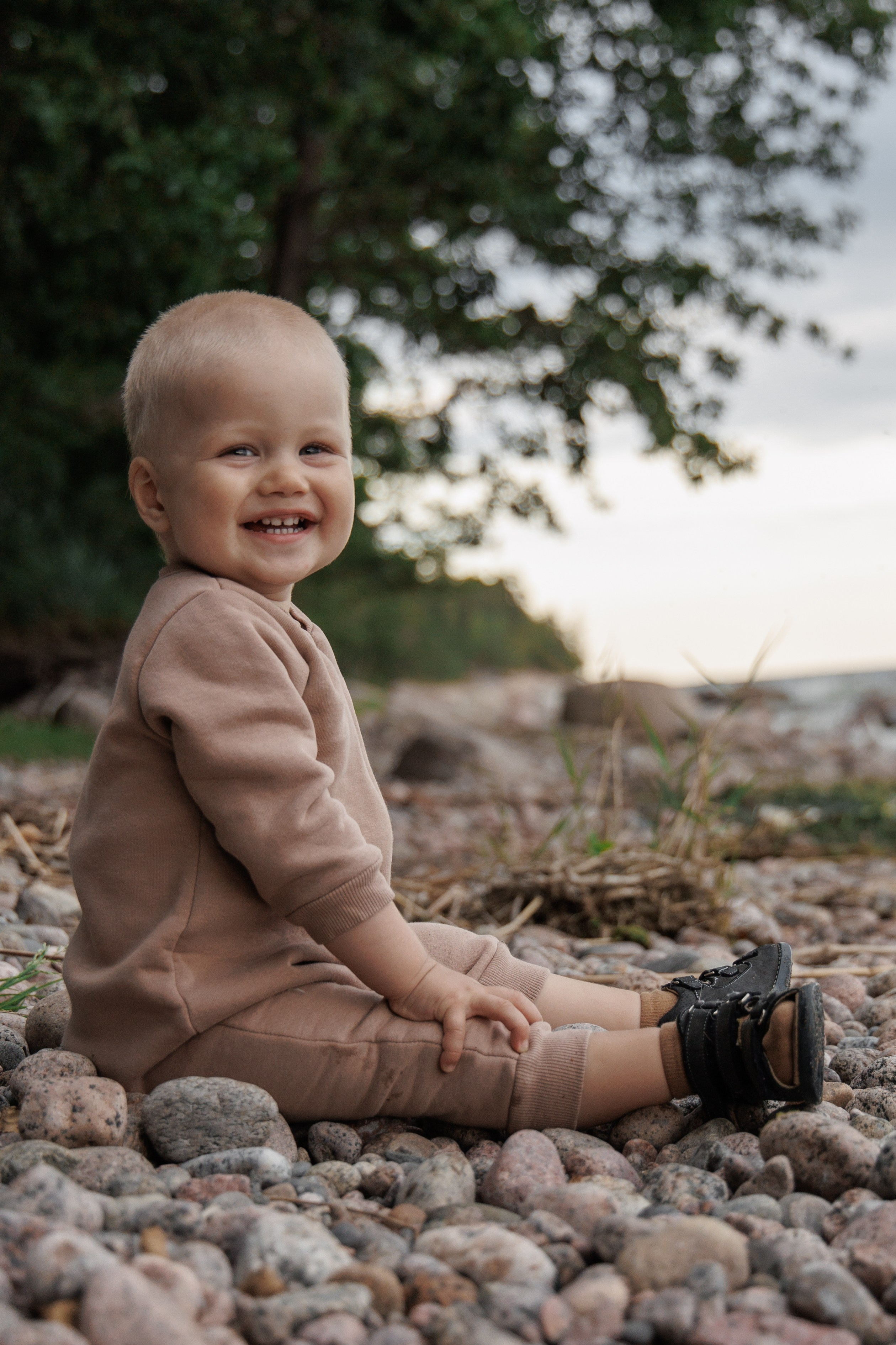 Тоня и Ванечка на берегу Финского залива. Фотограф в Санкт-Петербурге Аня Григорьева ♡