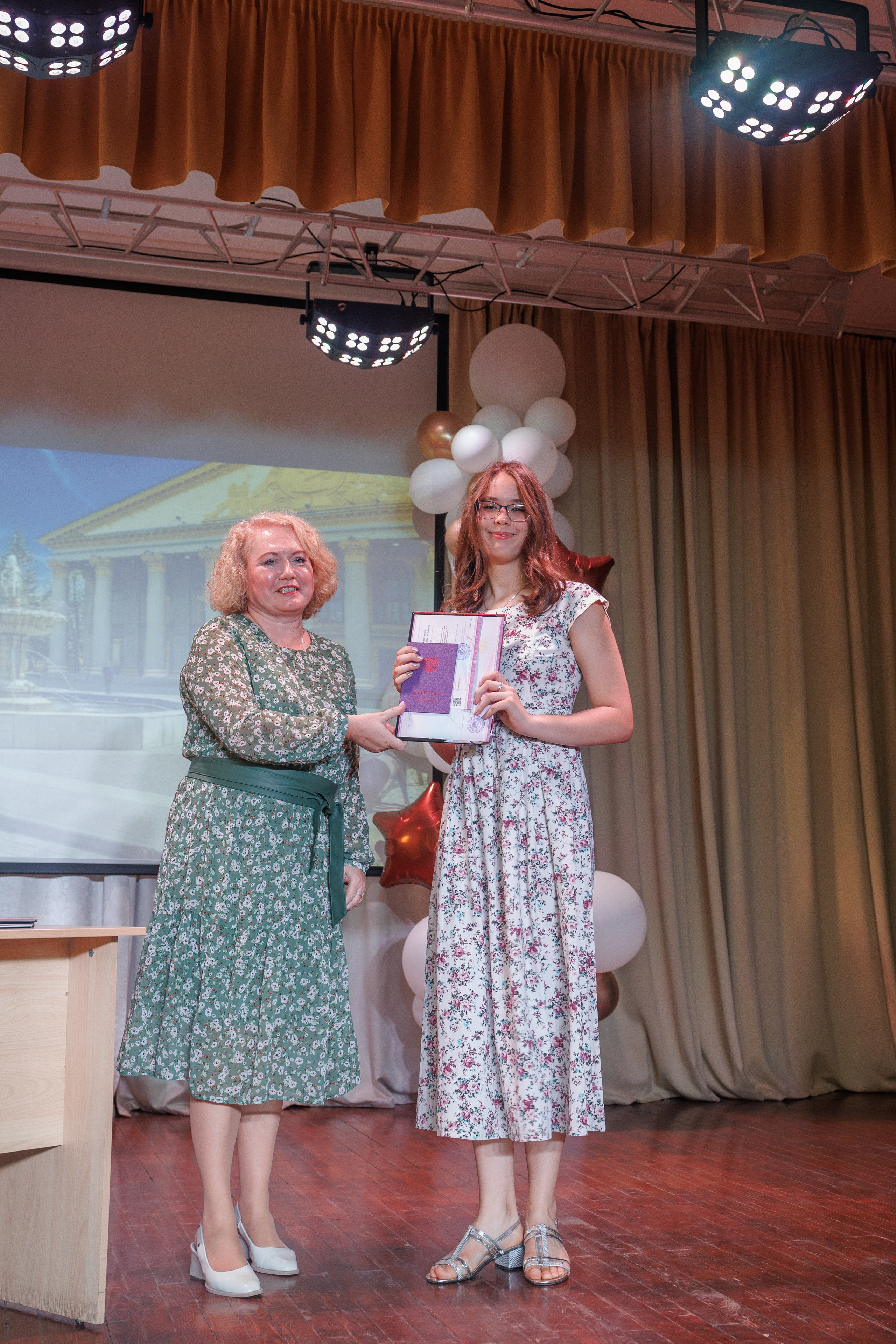 Вручение аттестатов. Свадебный и семейный фотограф в Новосибирске Ирина Дорошкова