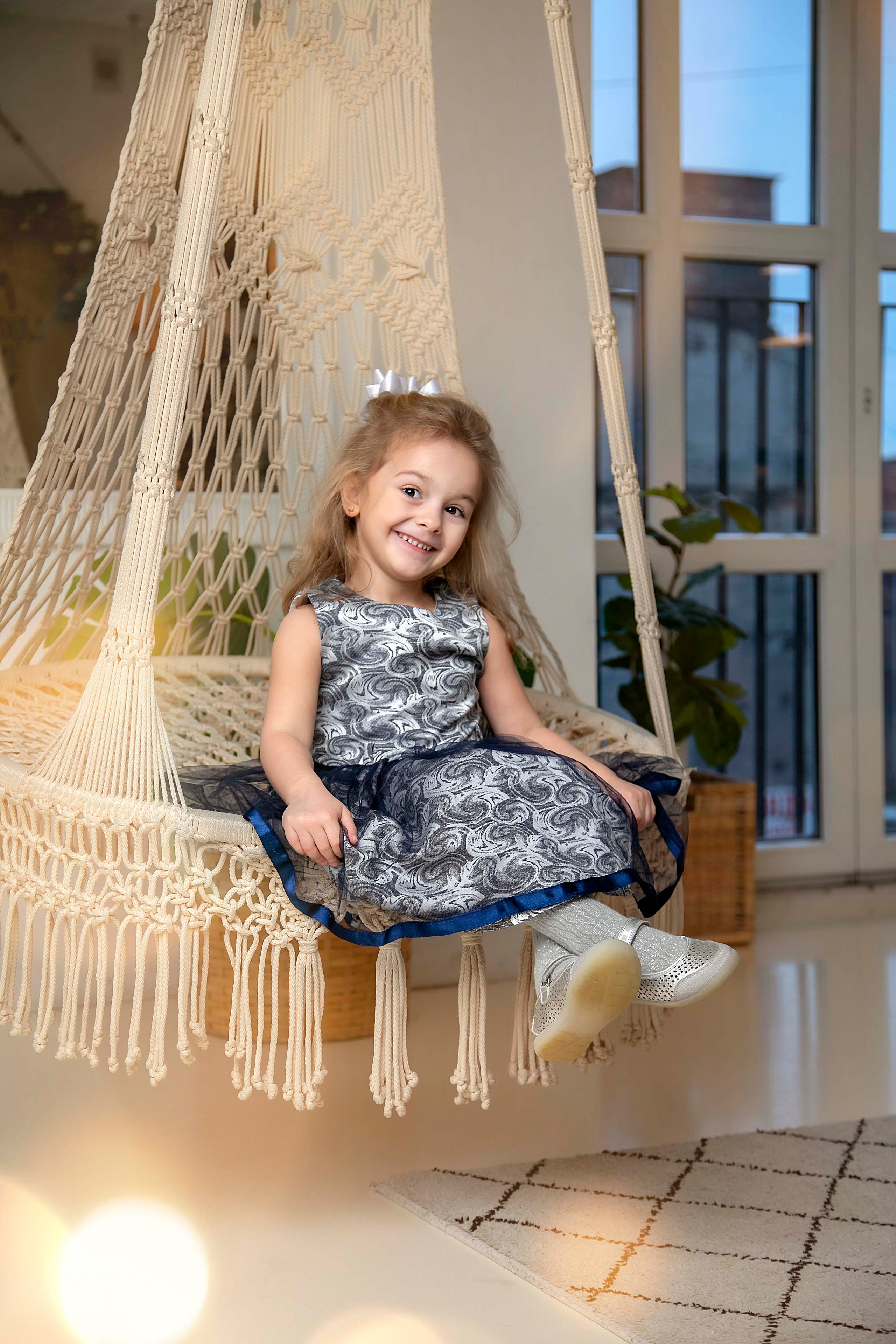 Николь у елки. Семейный и детский фотограф в Санкт-Петербург. Natalia Fadel