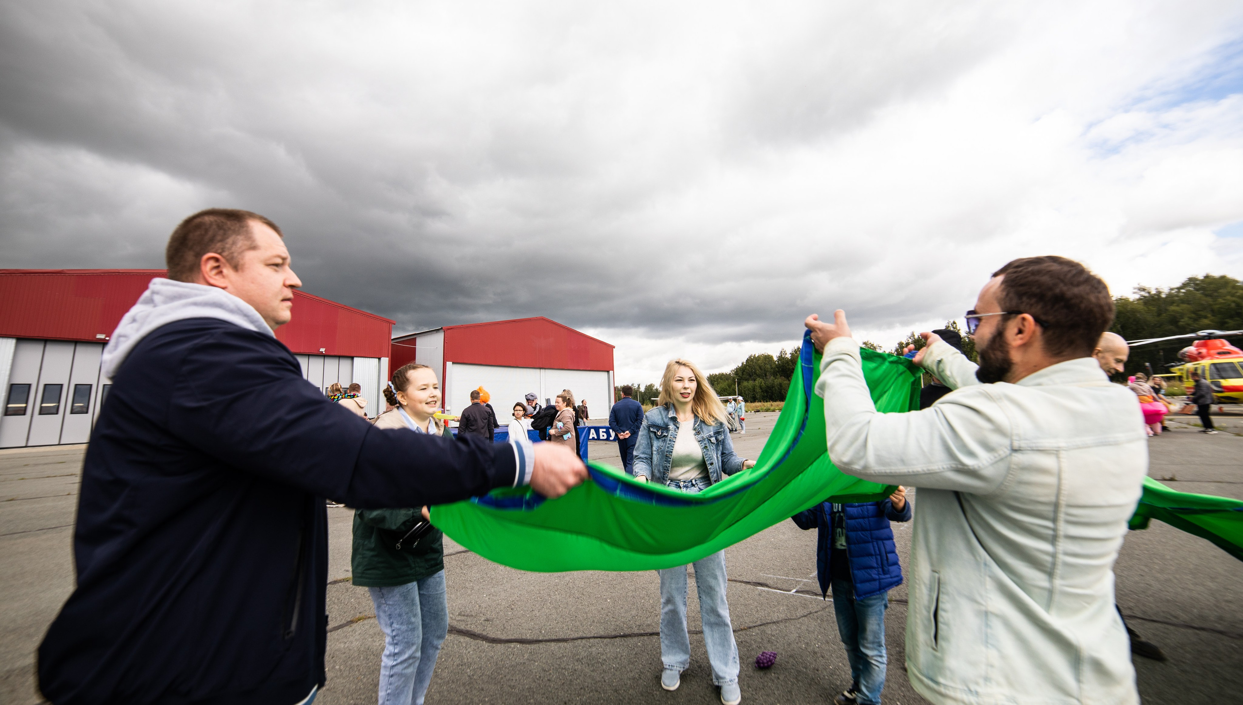 УЗСТ- Корпоративный тимбилдинг на аэродроме. Репортажный и свадебный фотограф в Челябинске Елисеев Павел