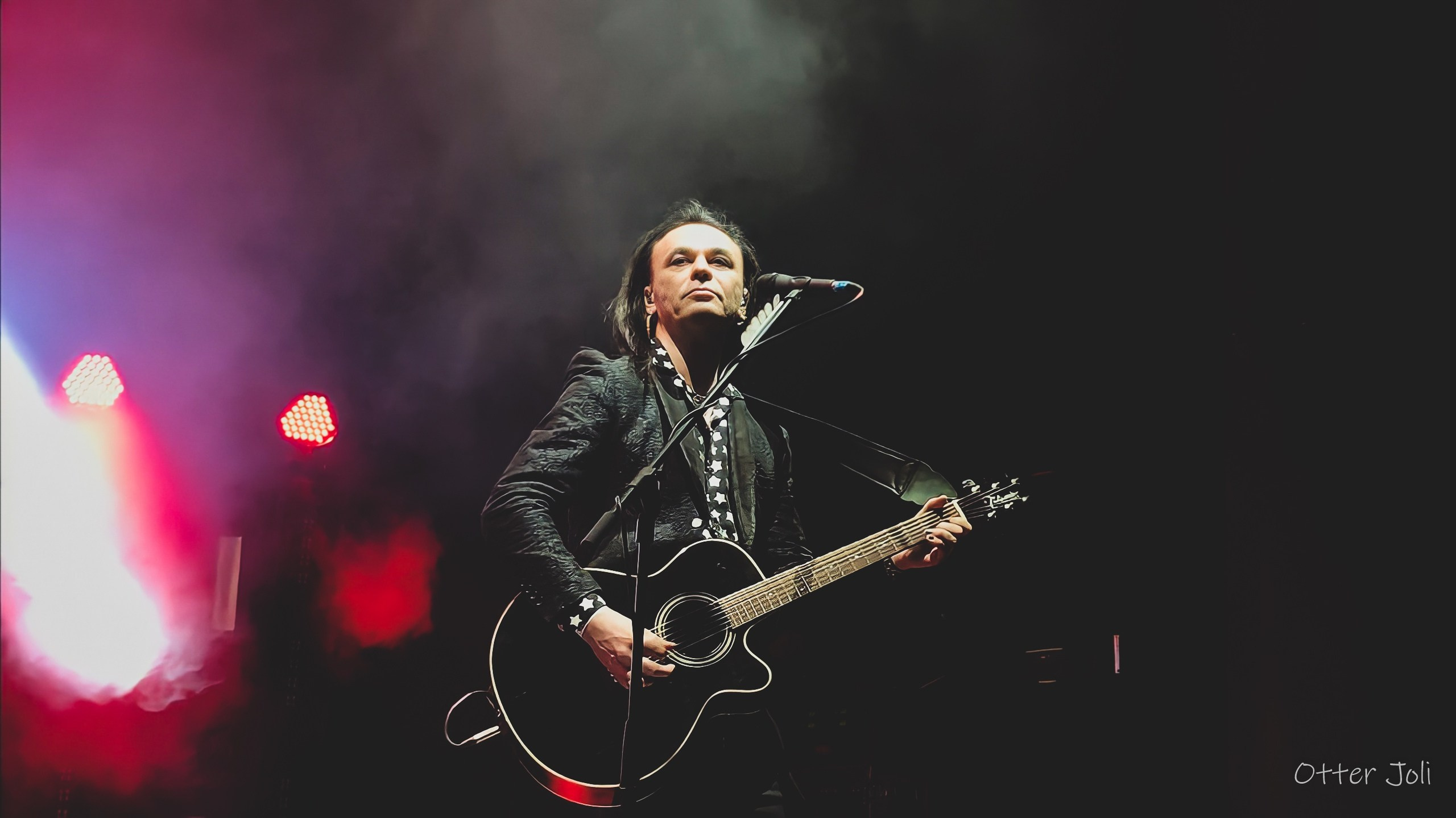 Screens. Концертный репортёр Валерия Сафина