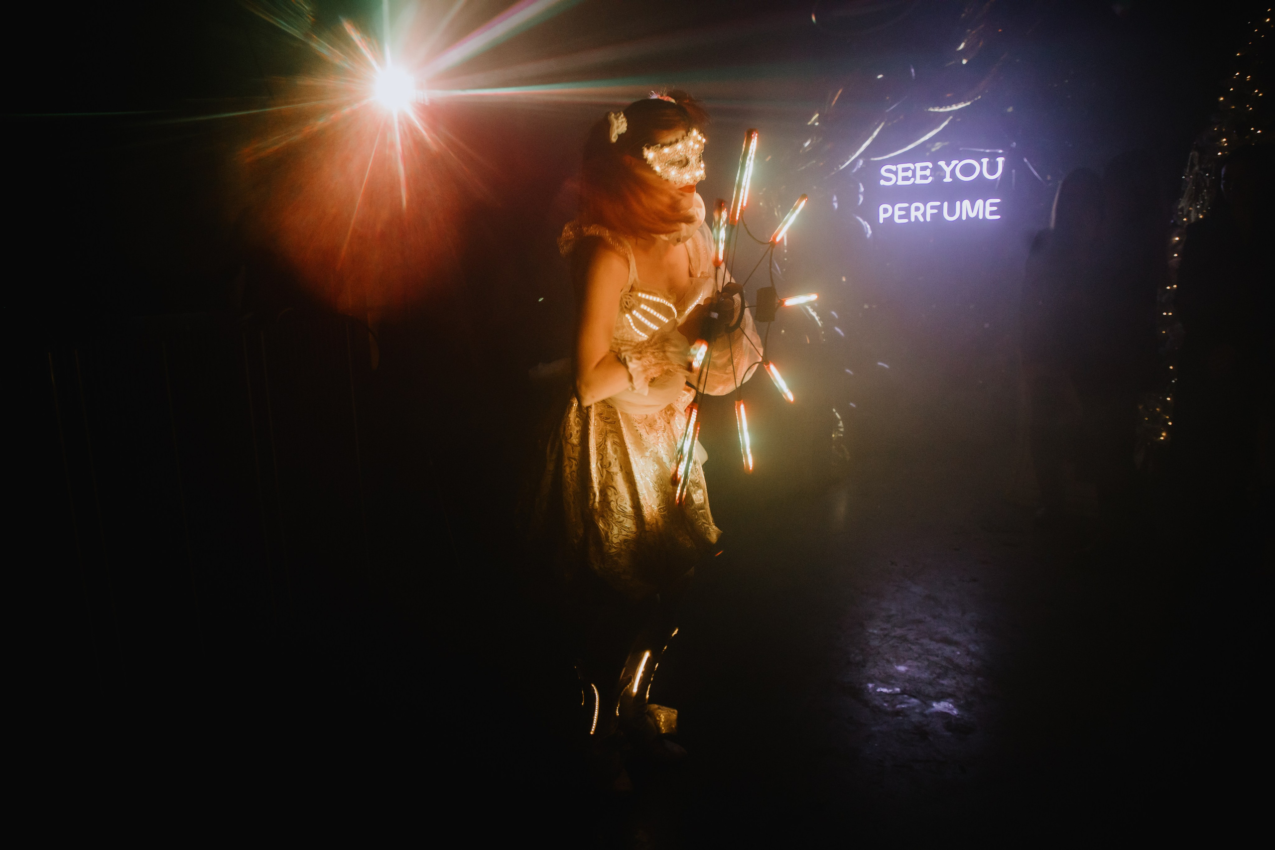 See `You Perfume. Фотограф в Москве и Санкт-Петербурге Дарина