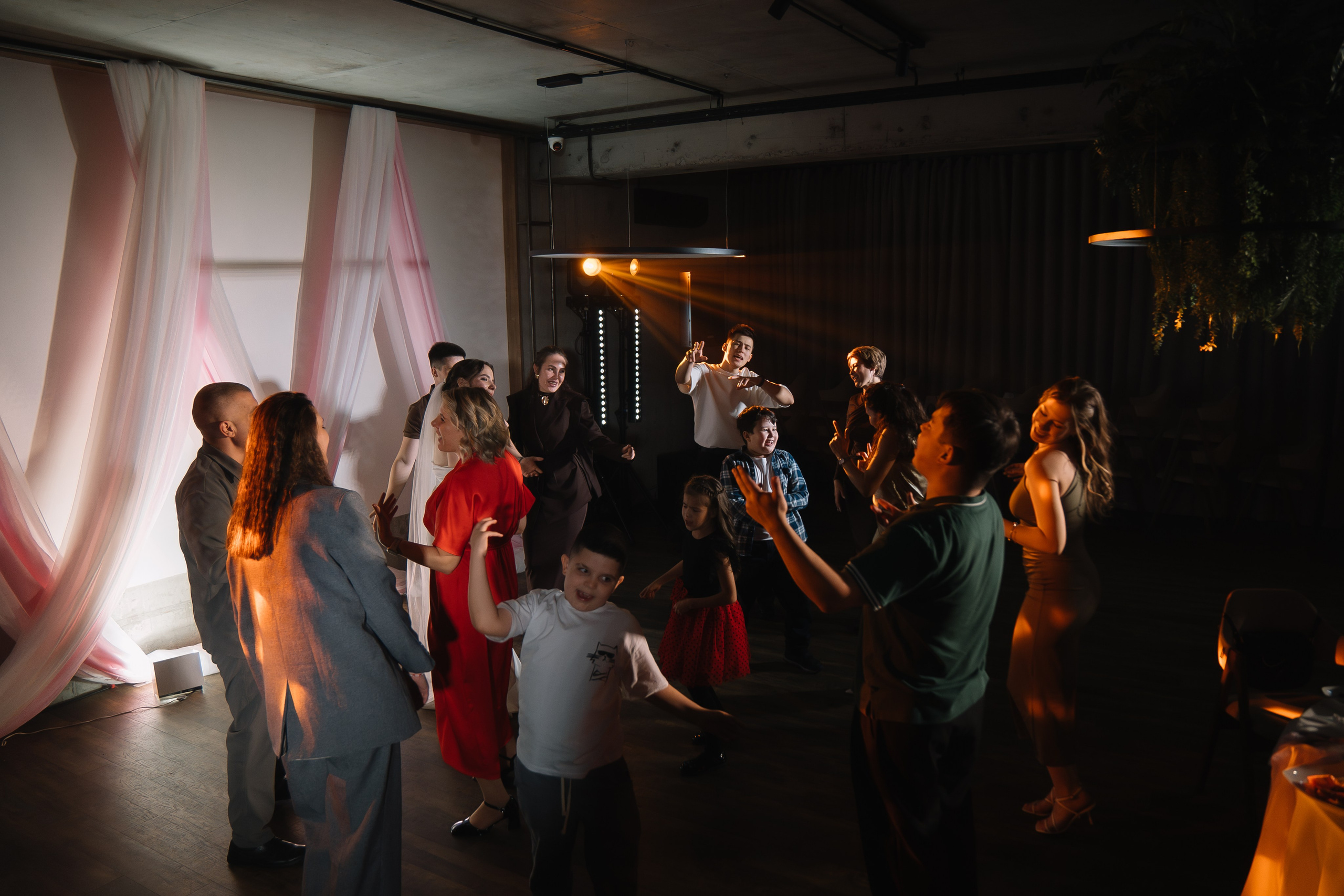 Владислав и Амина. Фотограф Новосибирск Вероника Вишневская