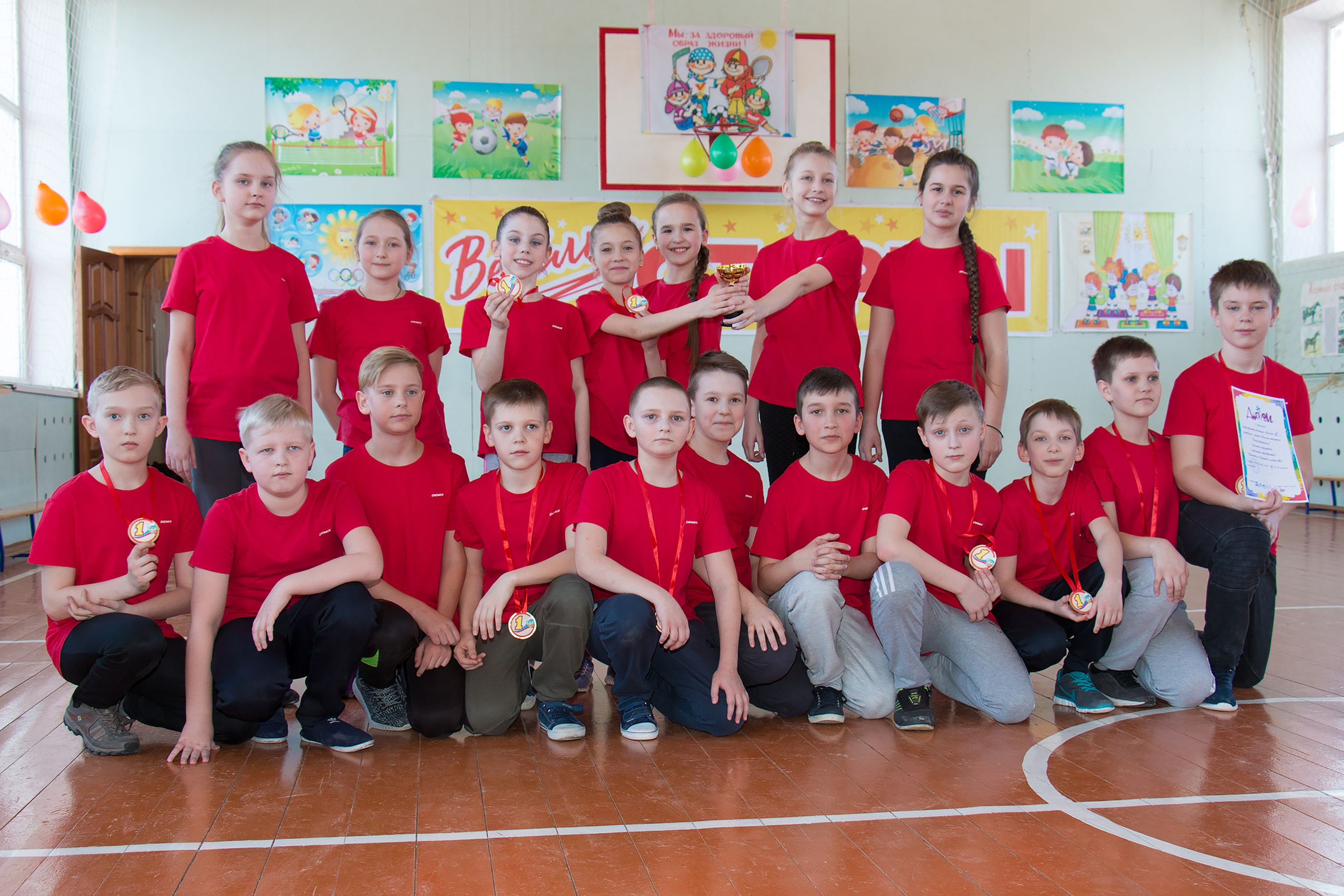 Сюжетные фотографии. Выпускные альбомы и фильмы