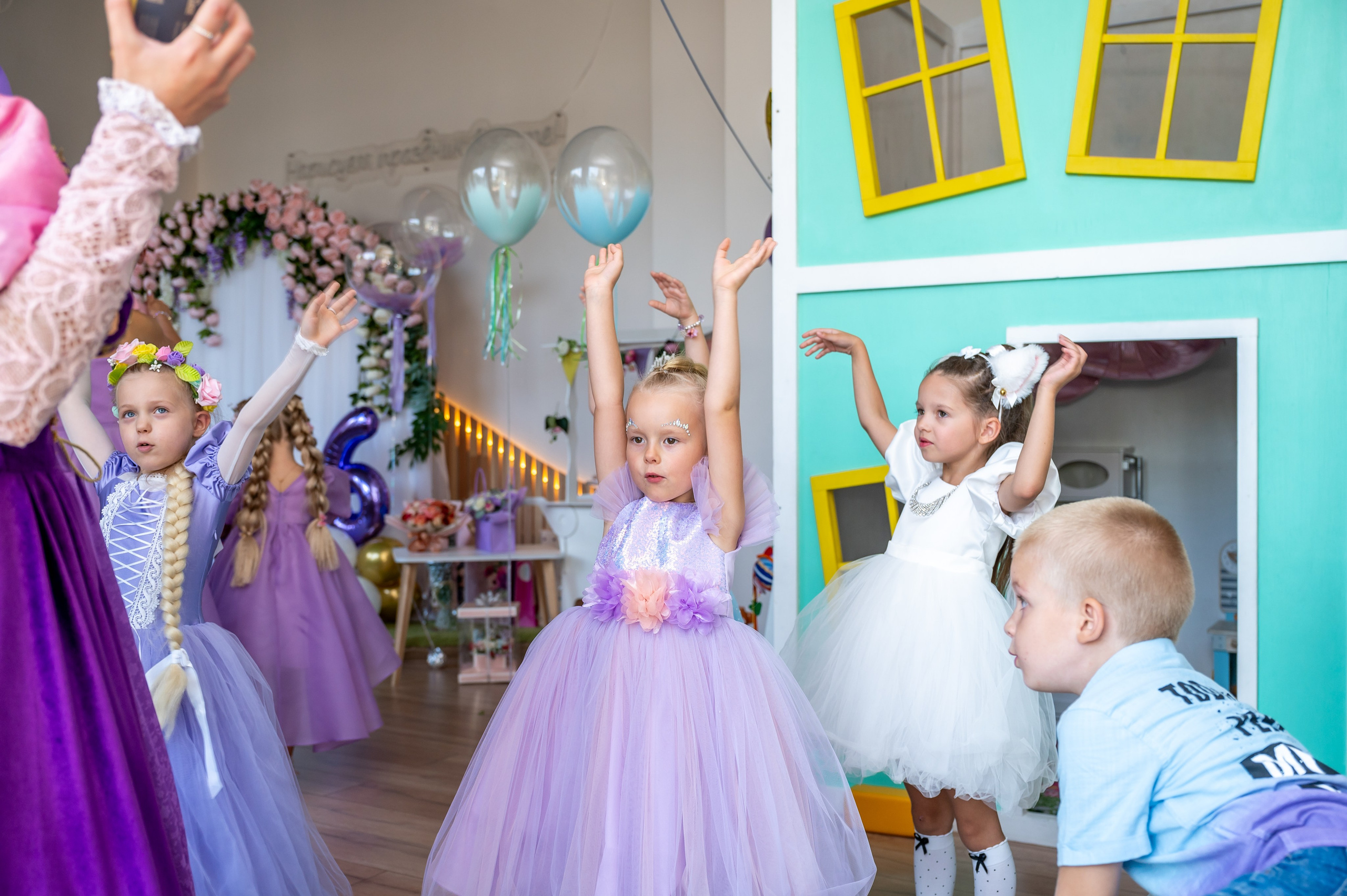 ДР в лофте с фокусником