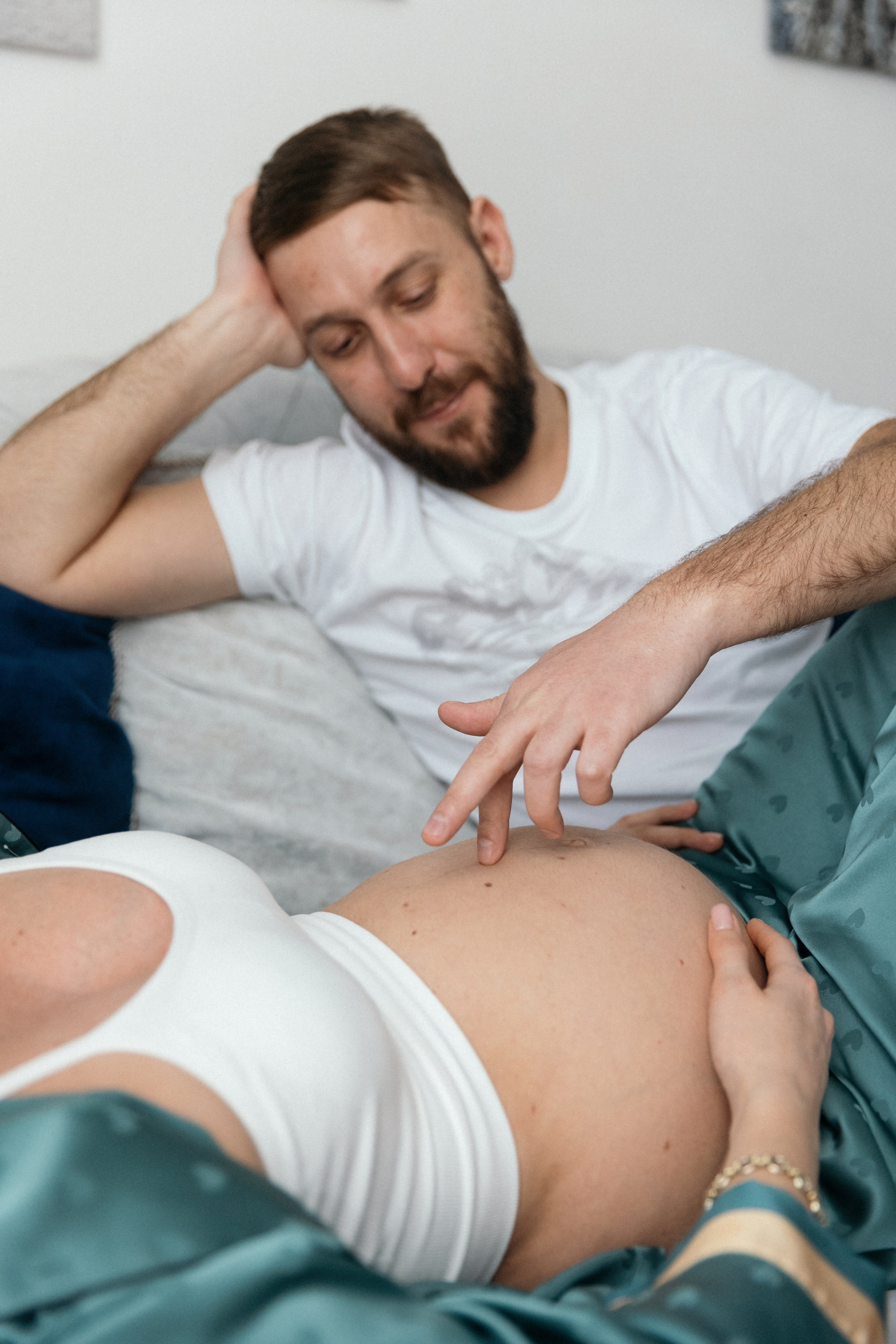 Семейная домашняя фотосессия беременности. Свадебный фотограф в Москве Полина Лелетко