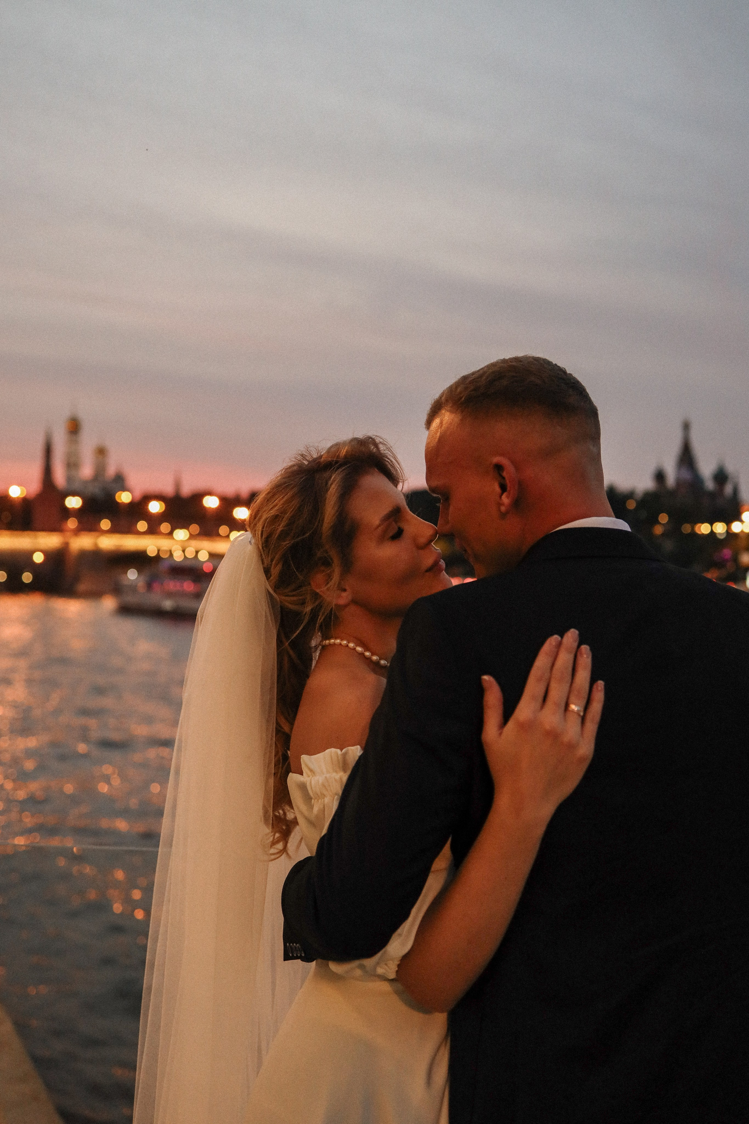 М. + Л.  Роспись в МФЦ, прогулка по ночной Москве. Семейный и lovestory фотограф в Москве Светлана Коняхина