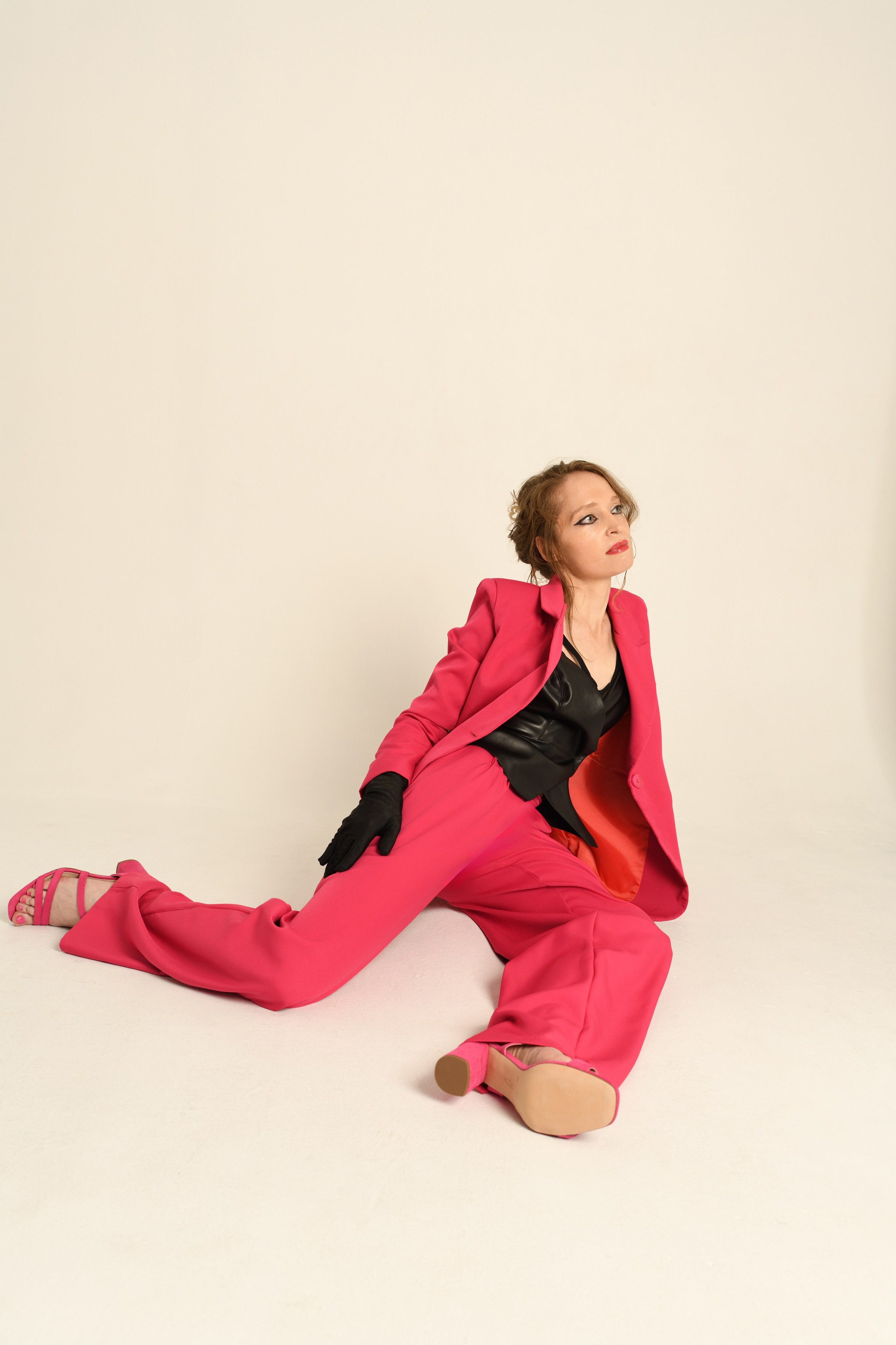 MAGENTA POWER. Yulia Yurchevskaya | Art Director & Visual Visionary