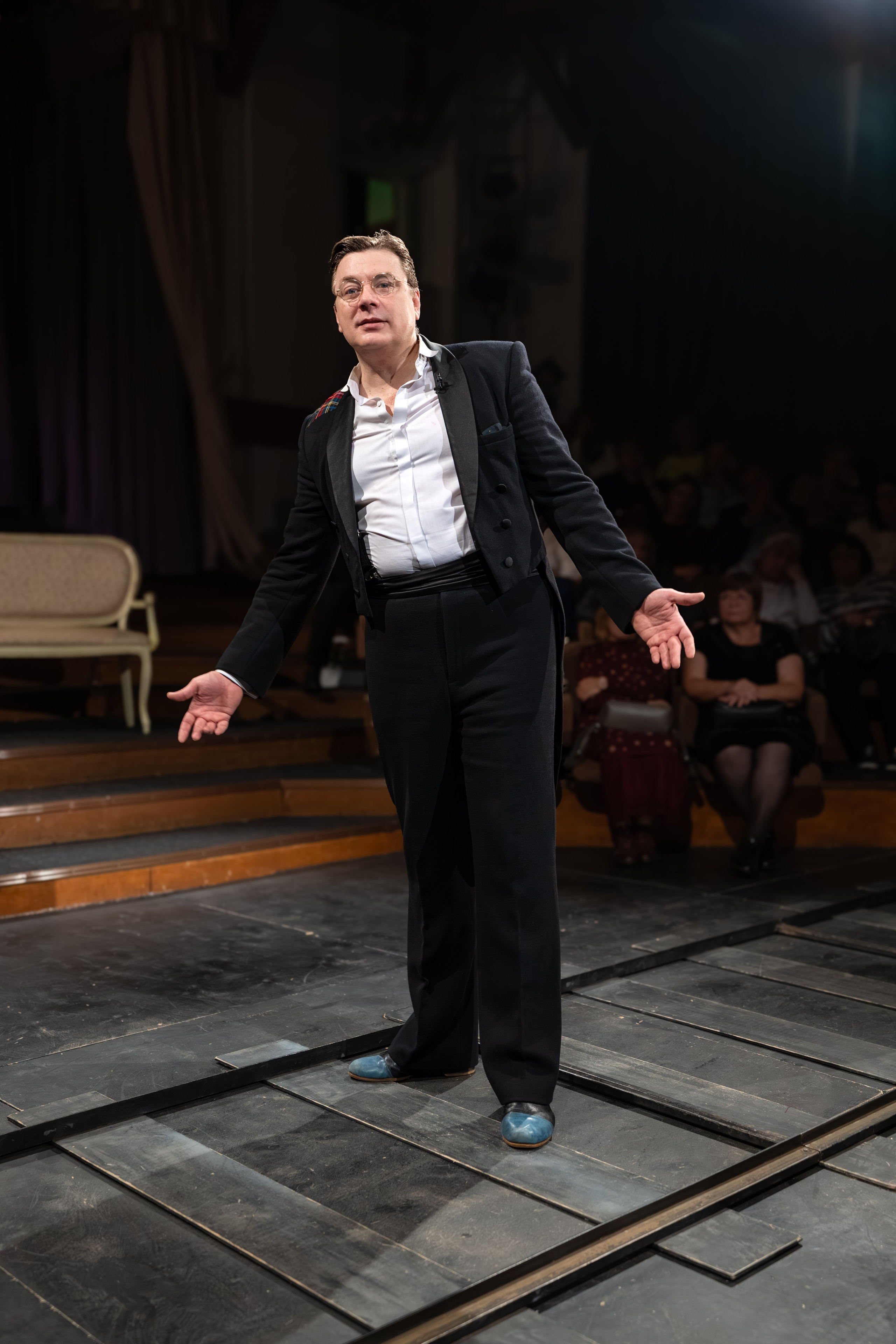 Театр Сфера: Гнездо перелётных птиц (100-й спекталь). Сайт фотографа Сергея Абрамова