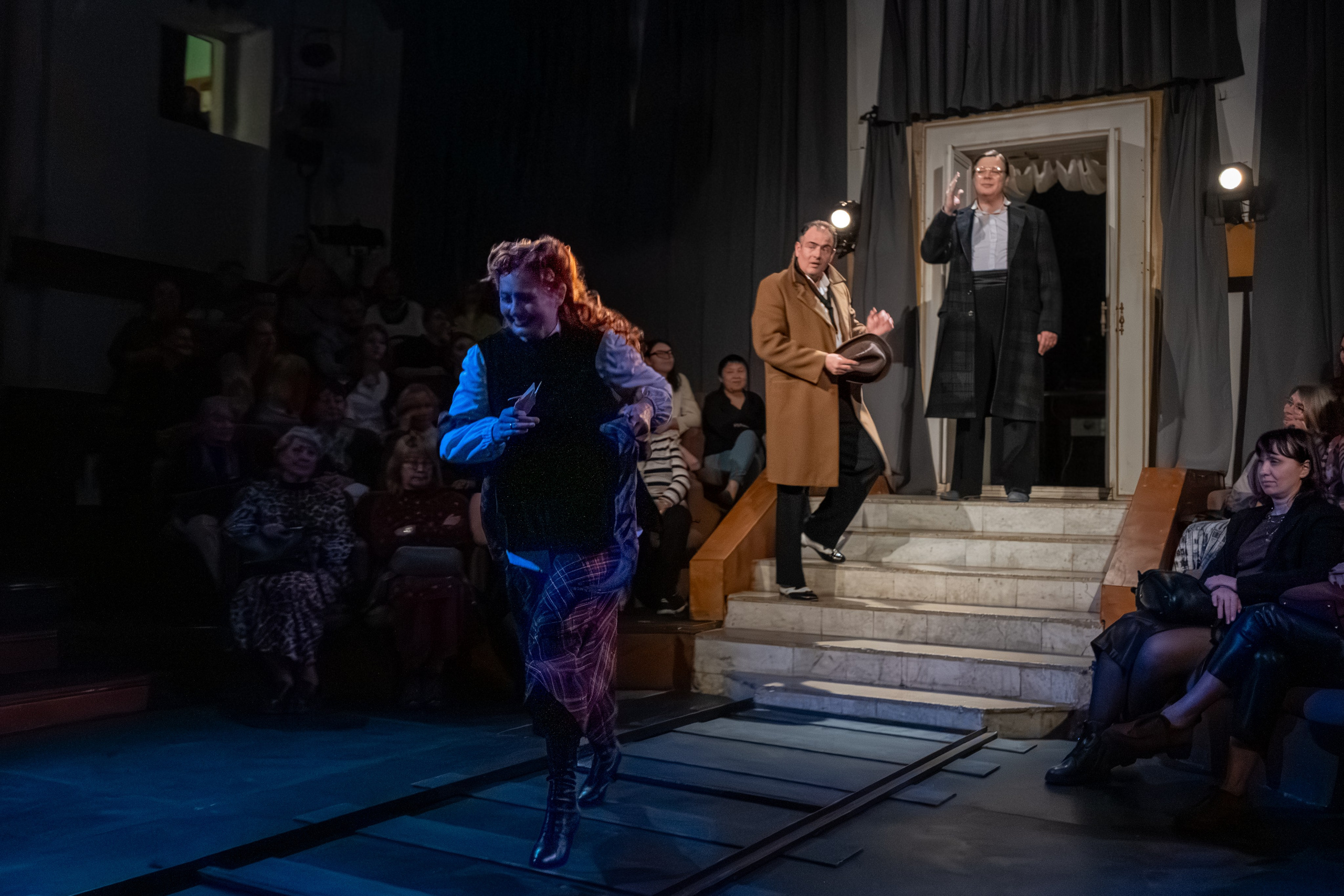 Театр Сфера: Гнездо перелётных птиц (100-й спекталь). Сайт фотографа Сергея Абрамова