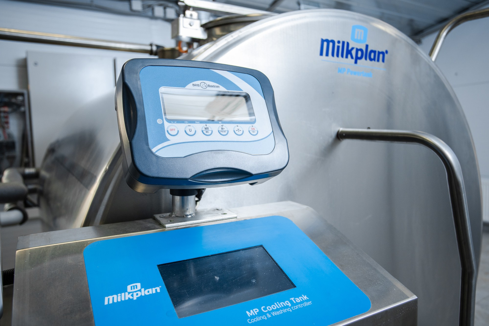 Оборудование хранения молока. Репортажный, промышленный и маркетплейс-фотограф Дмитрий Чернат