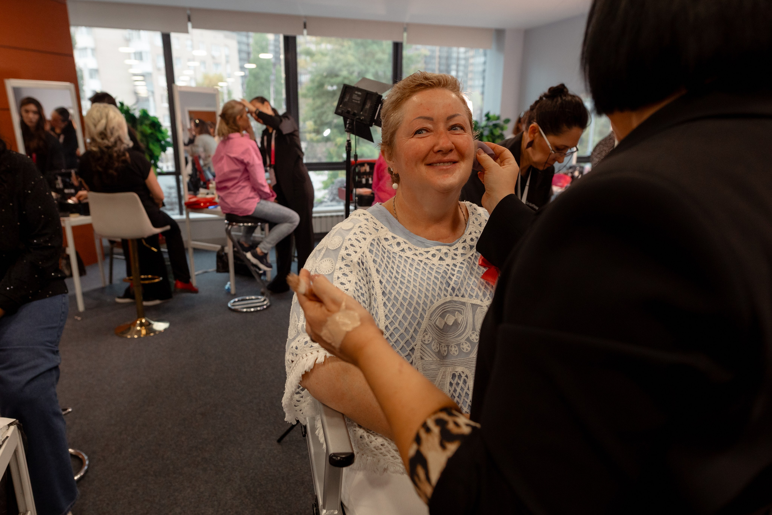 Backstage makeup. Благотворительный конкурс «Голос еще краше». 2025. Фотограф в Ростов-на-Дону Виктория Савчук