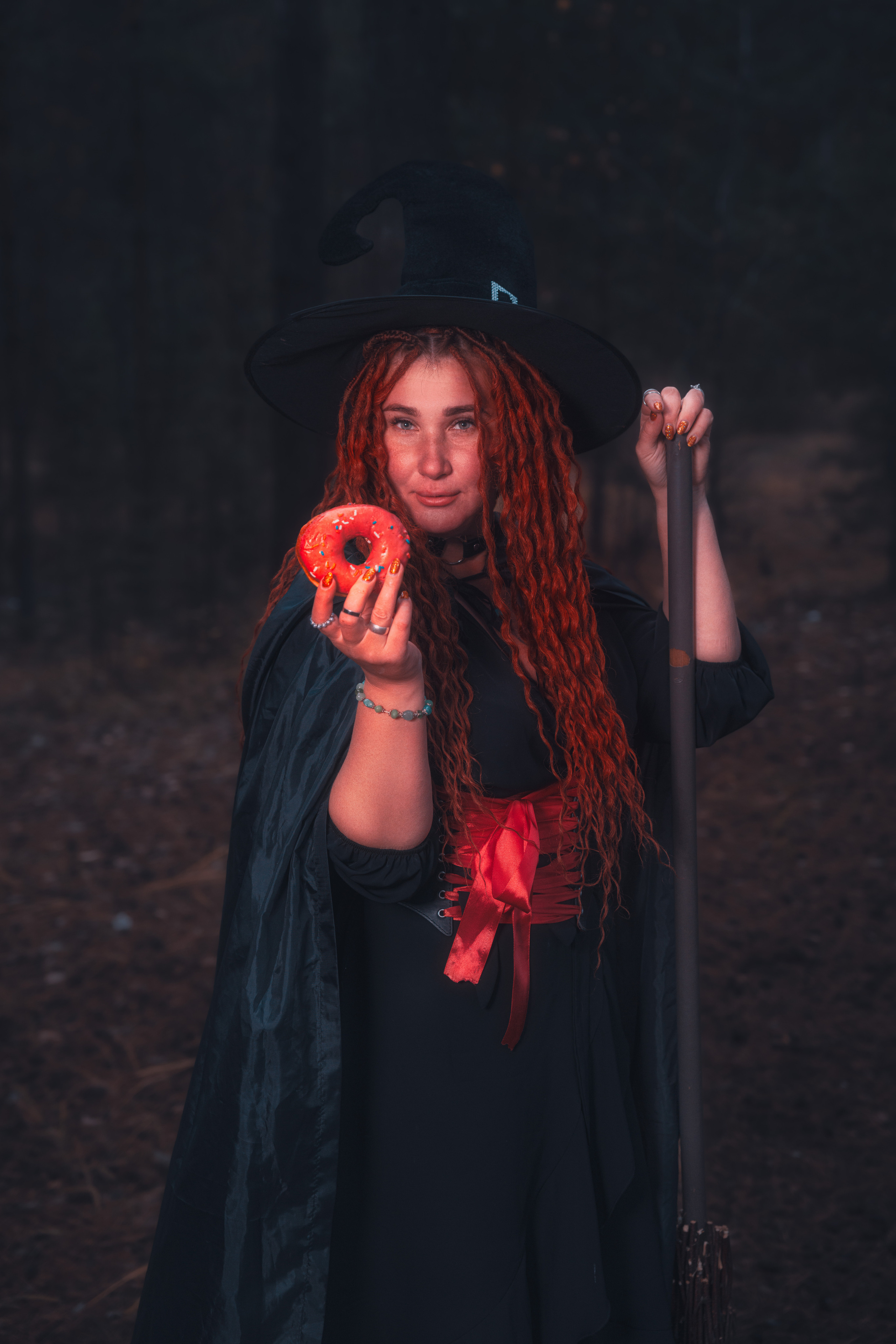 Творческая фотосъемка по запросу «Ведьма». Олейник Денис — предметный фотограф, фотограф для маркетплейсов в Казани