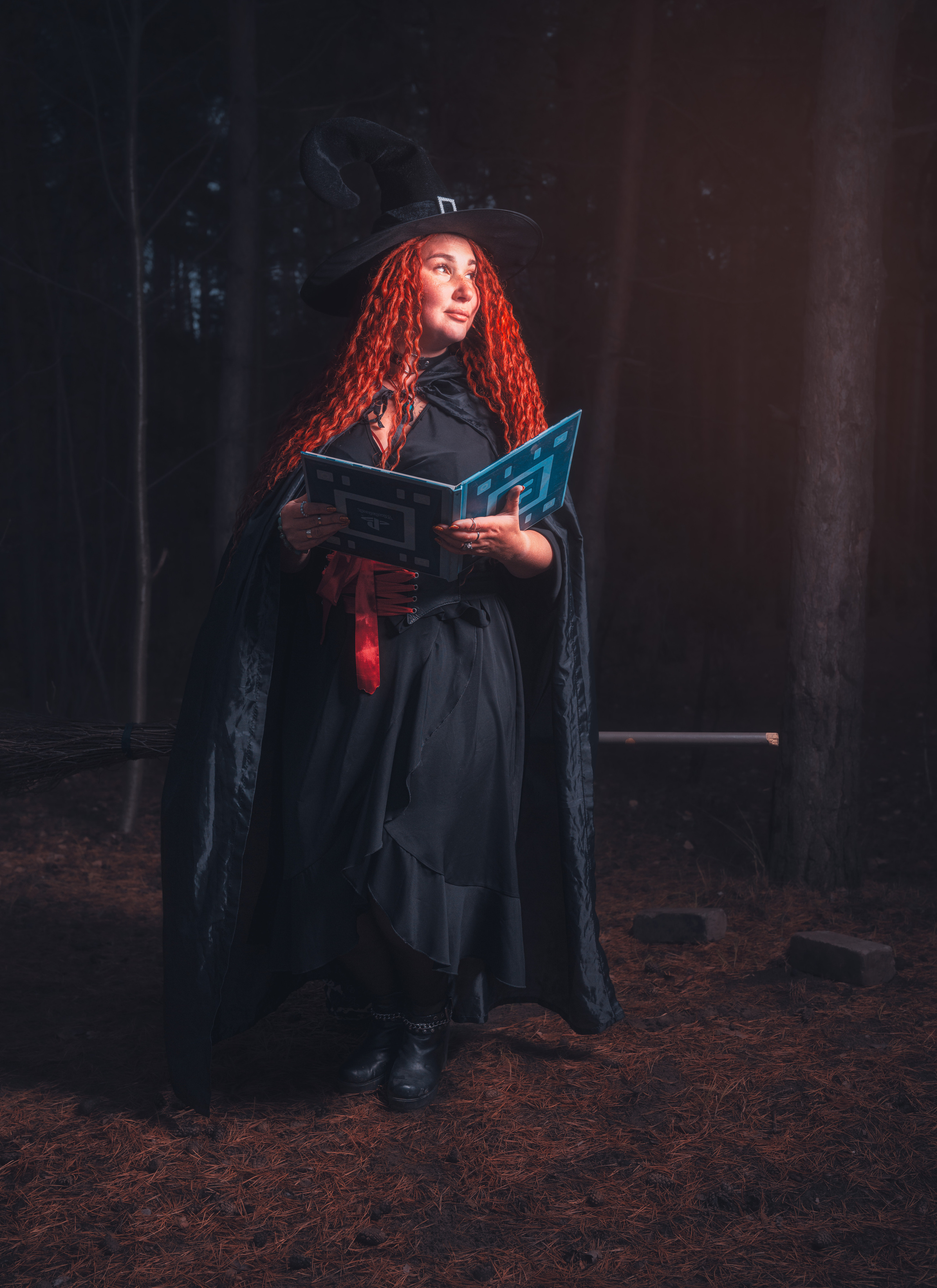 Творческая фотосъемка по запросу «Ведьма». Олейник Денис — предметный фотограф, фотограф для маркетплейсов в Казани