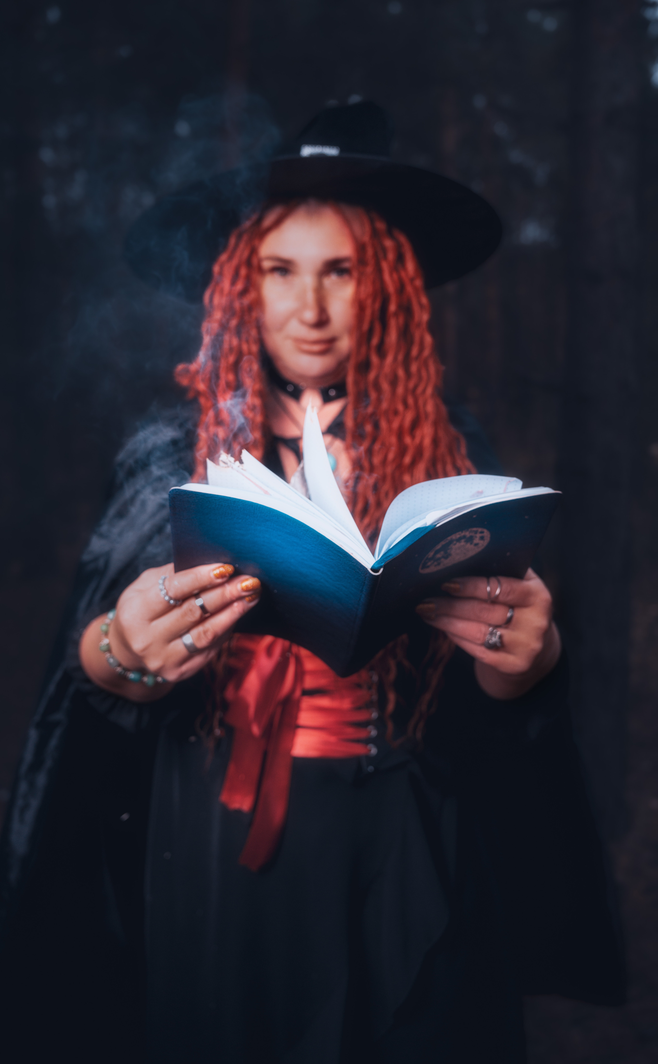 Творческая фотосъемка по запросу «Ведьма». Олейник Денис — предметный фотограф, фотограф для маркетплейсов в Казани