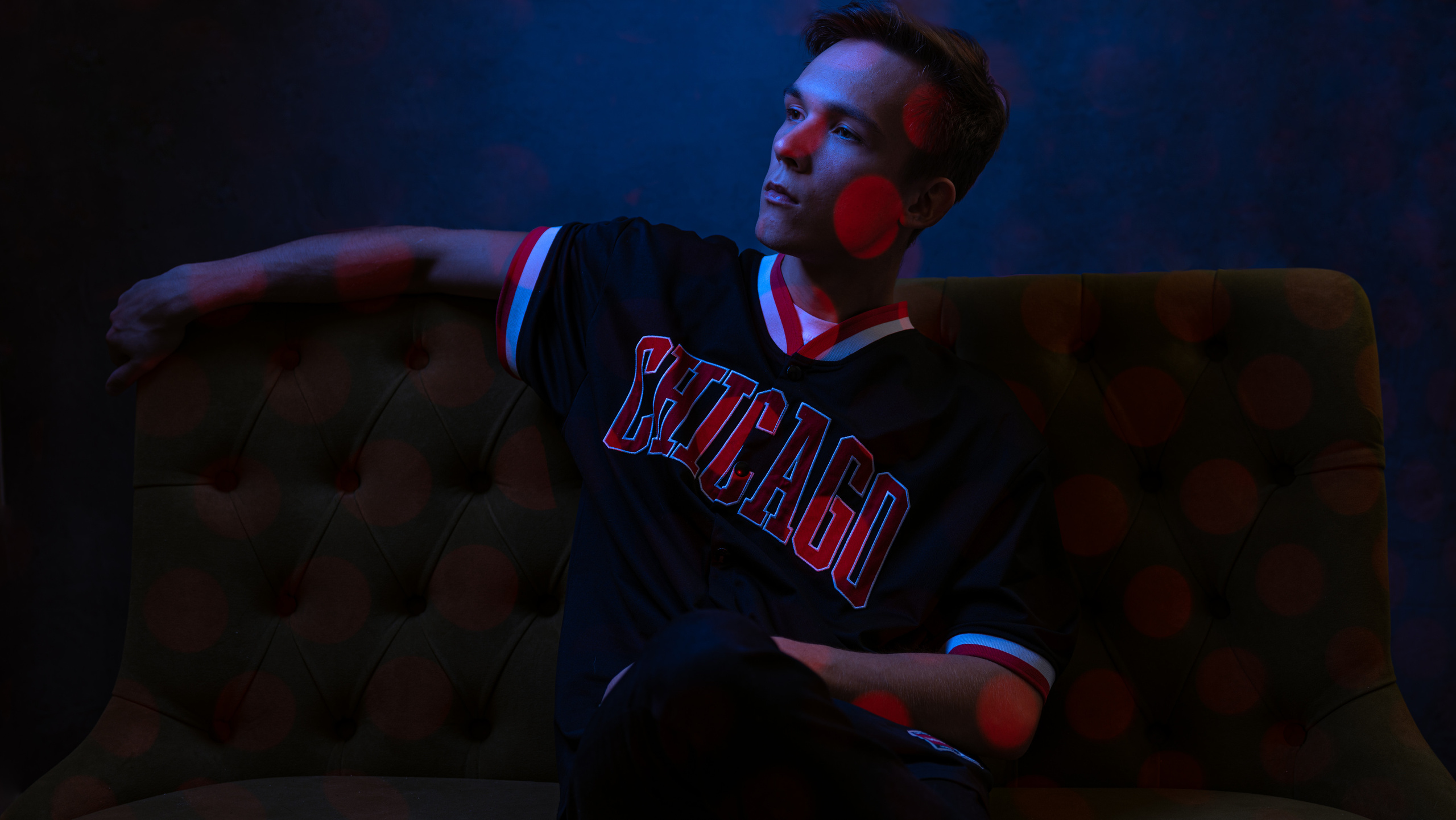 Олейник Денис — предметный фотограф, фотограф для маркетплейсов в Казани