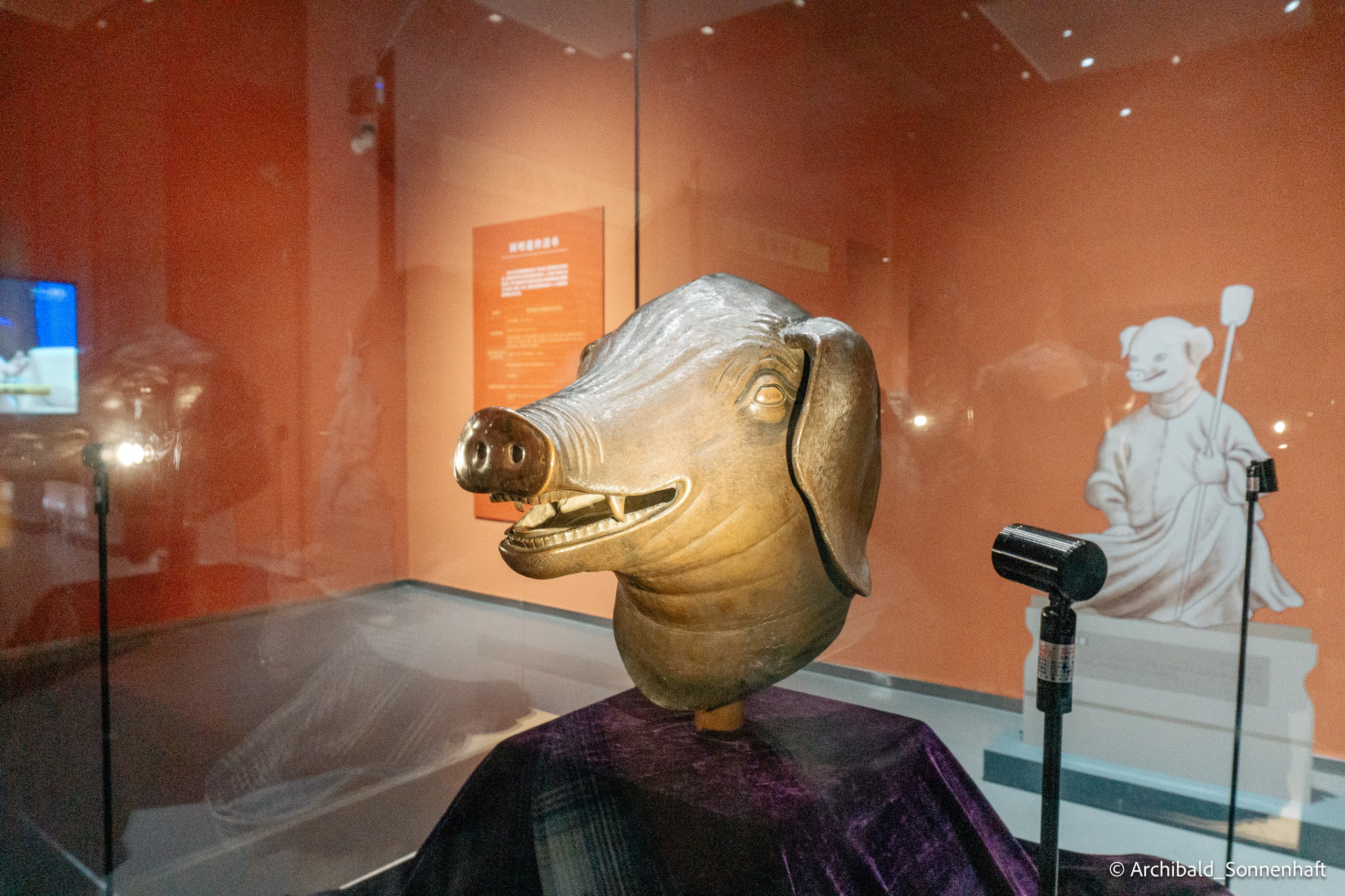 Datong. Photographer in Guangzhou, China. Archibald Sonnenhaft