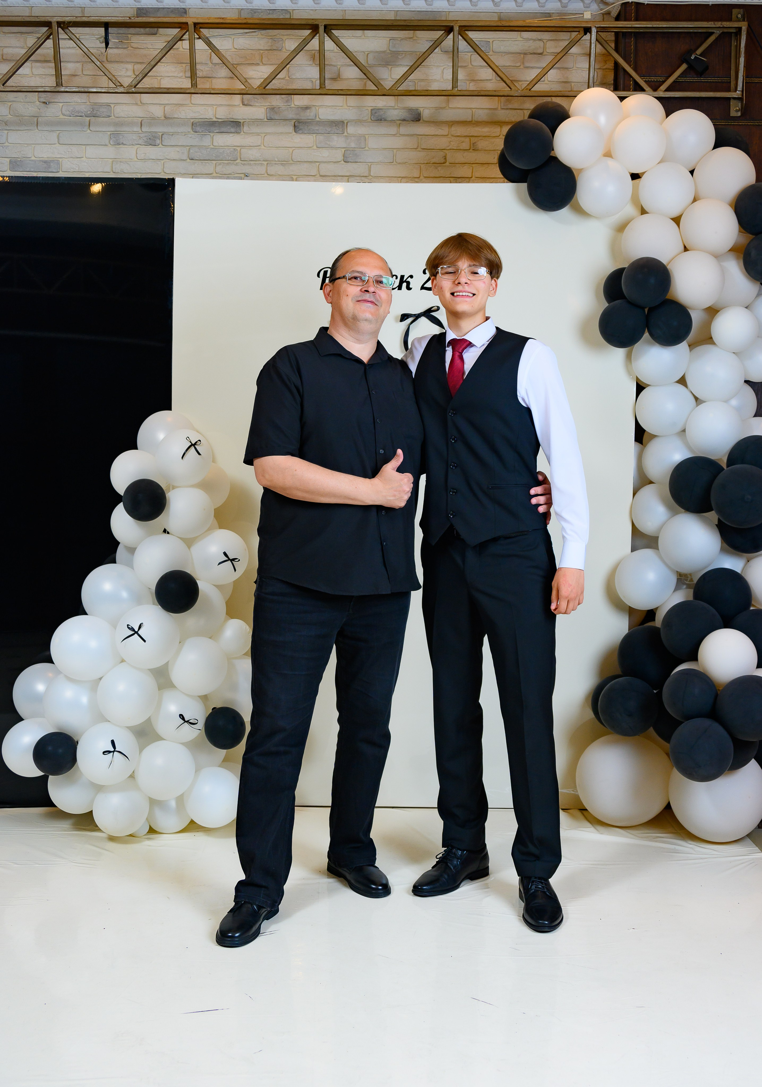 Выпускной 2025 11 кл. Семейный и детский фотограф в Новороссийске Лебедева Елена