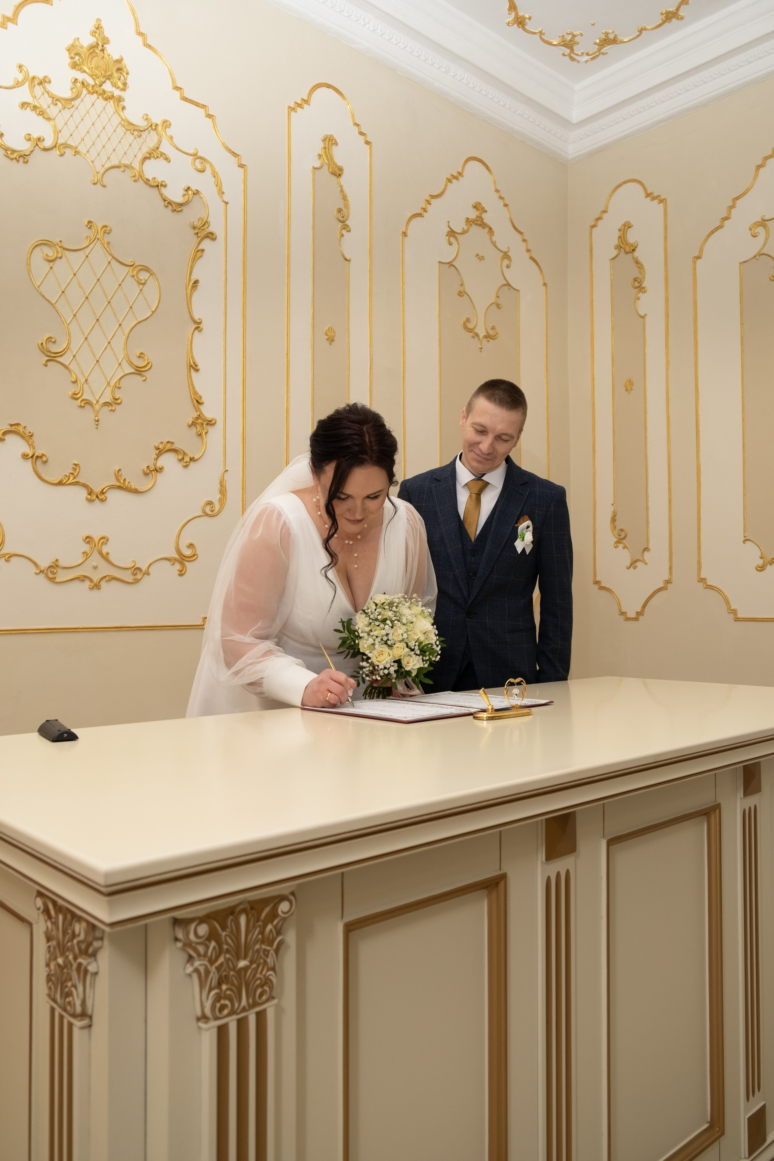 Гостиница Севастополь. Свадебная фотосессия Новый Херсонес. Профессиональная фотосъемка в Крыму. Натуральные эмоции и живые кадры. Забронируйте дату прямо сейчас!