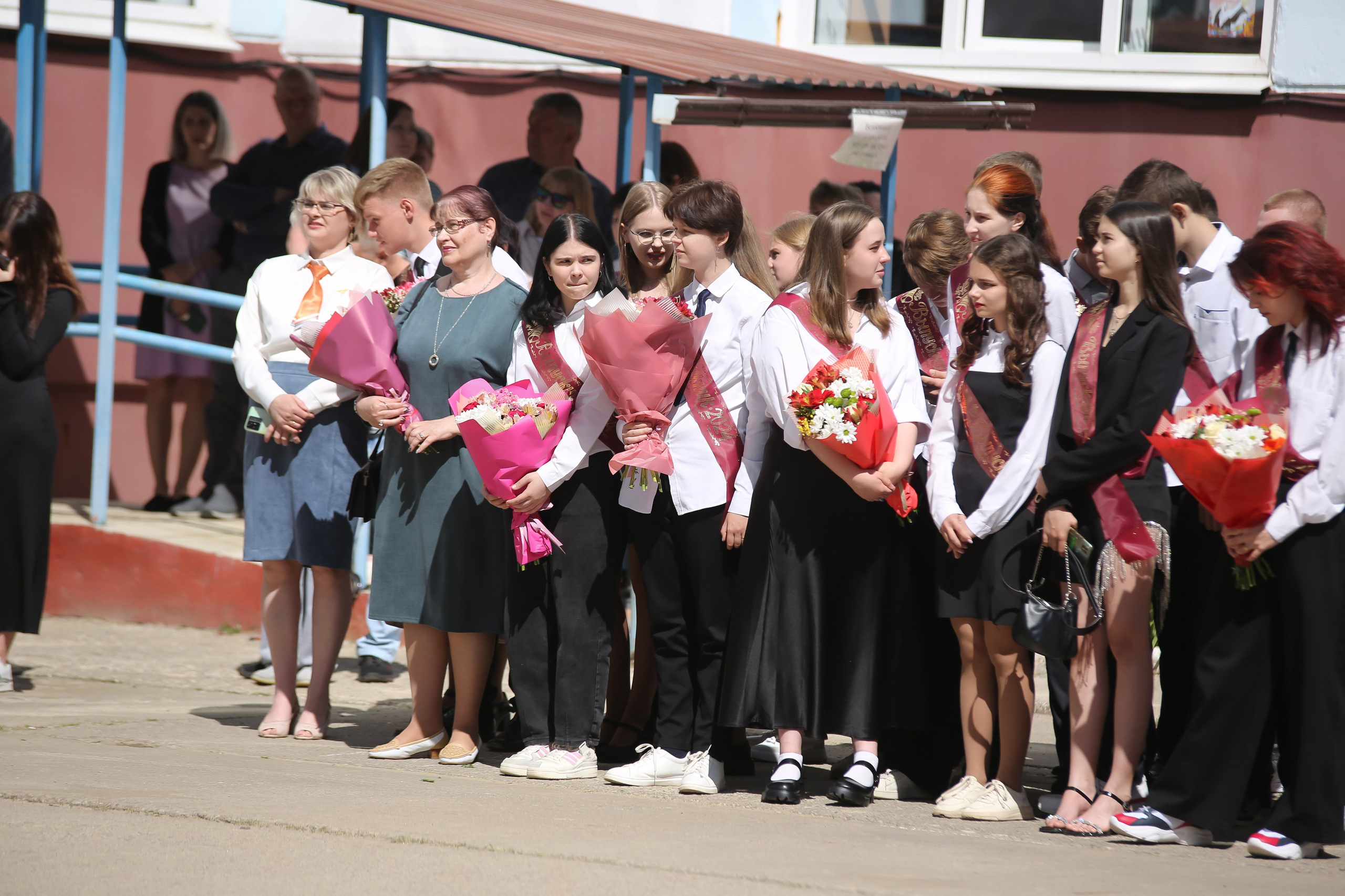 ЛИНЕЙКА «ПОСЛЕДНИЙ ЗВОНОК» 9 ШКОЛА 2024 г МЦЕНСК. ТВОЙ АЛЬБОМ / ТВОИ ПРАВИЛА