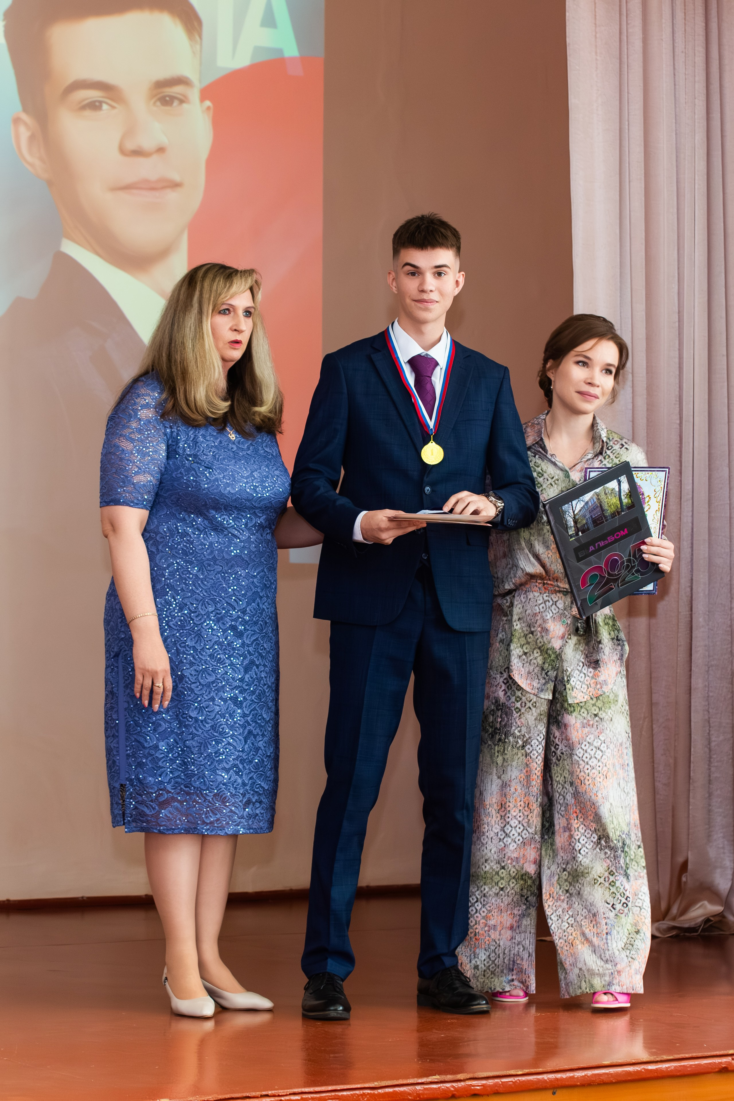 ВРУЧЕНИЕ ДИПЛОМОВ 2025. ТВОЙ АЛЬБОМ / ТВОИ ПРАВИЛА