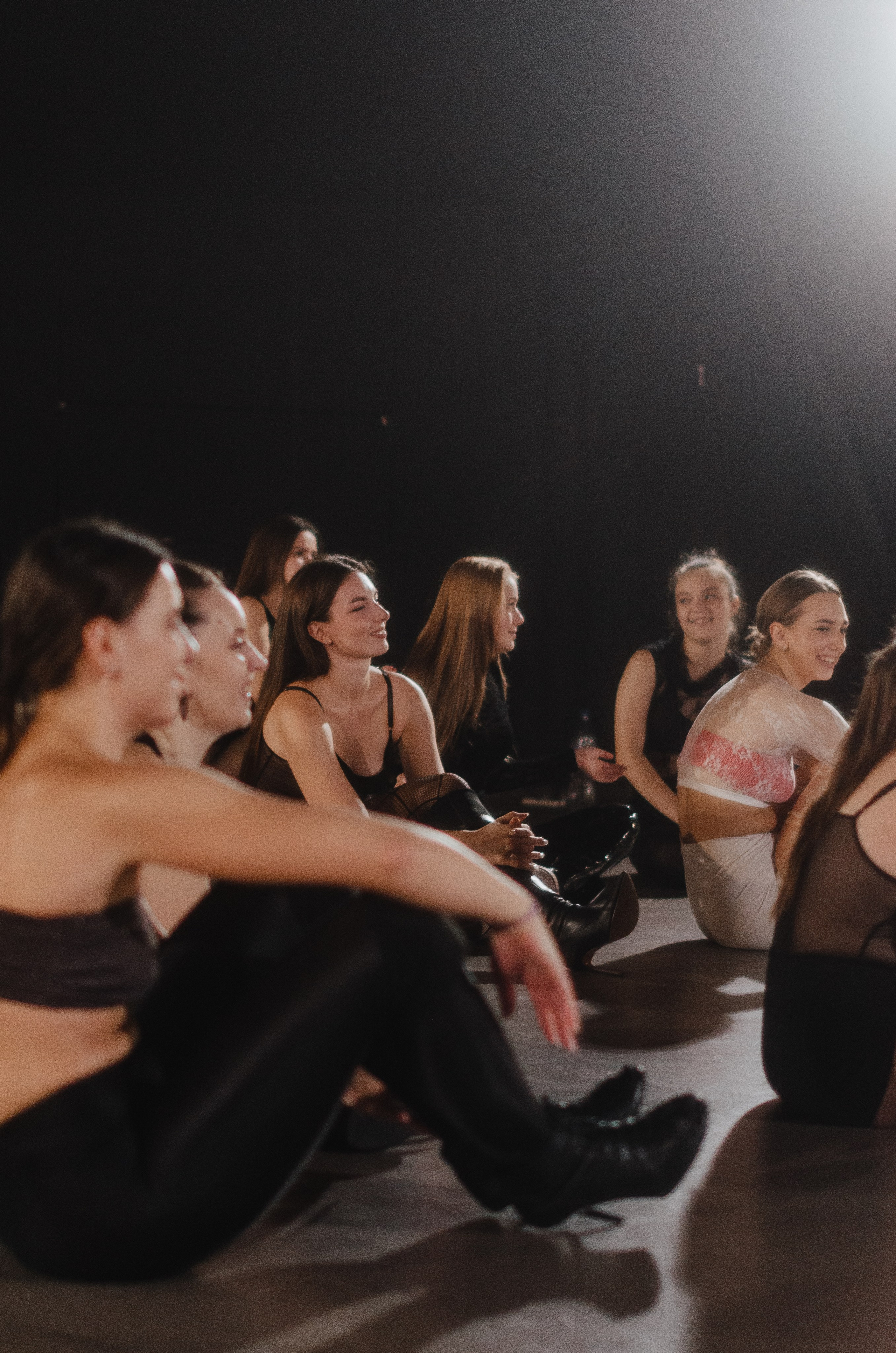 Мастер-классы по High Heels/Girly hip-hop от Оксаны ATTA. Денисова Аля — фотограф для парных съемок и индивидуальных историй в Барнауле