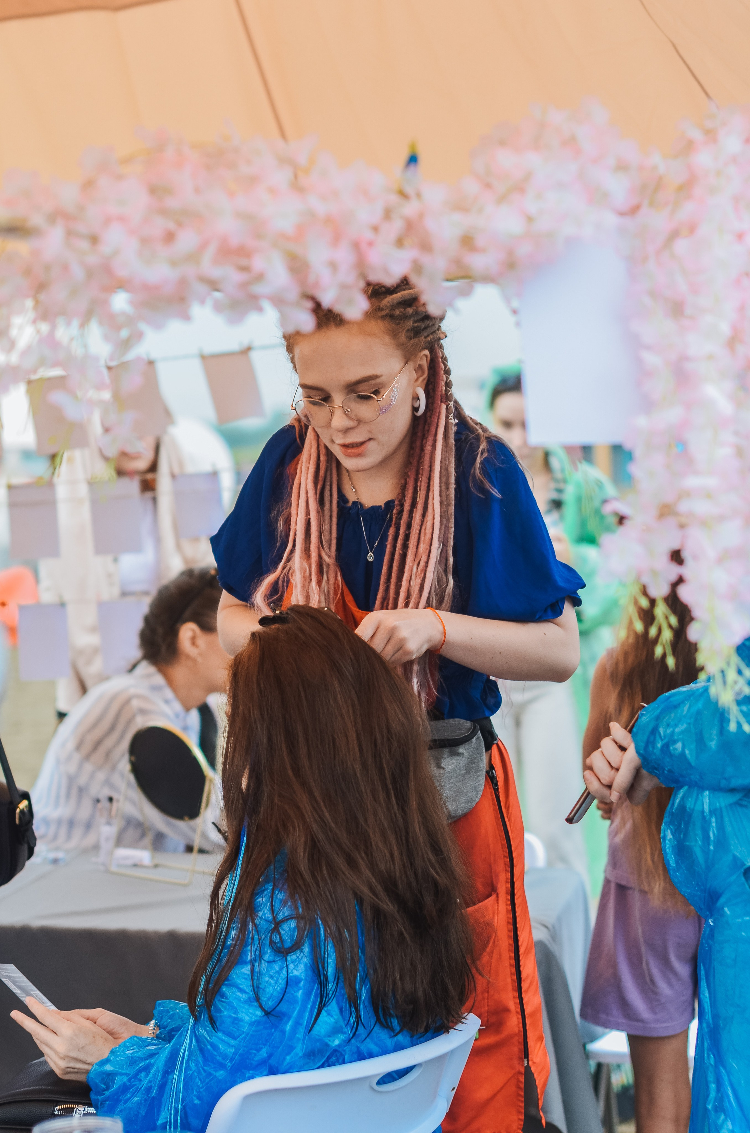 Фестиваль «Грань» 2025. Спортивная площадка. Денисова Аля — фотограф для парных съемок и индивидуальных историй в Барнауле