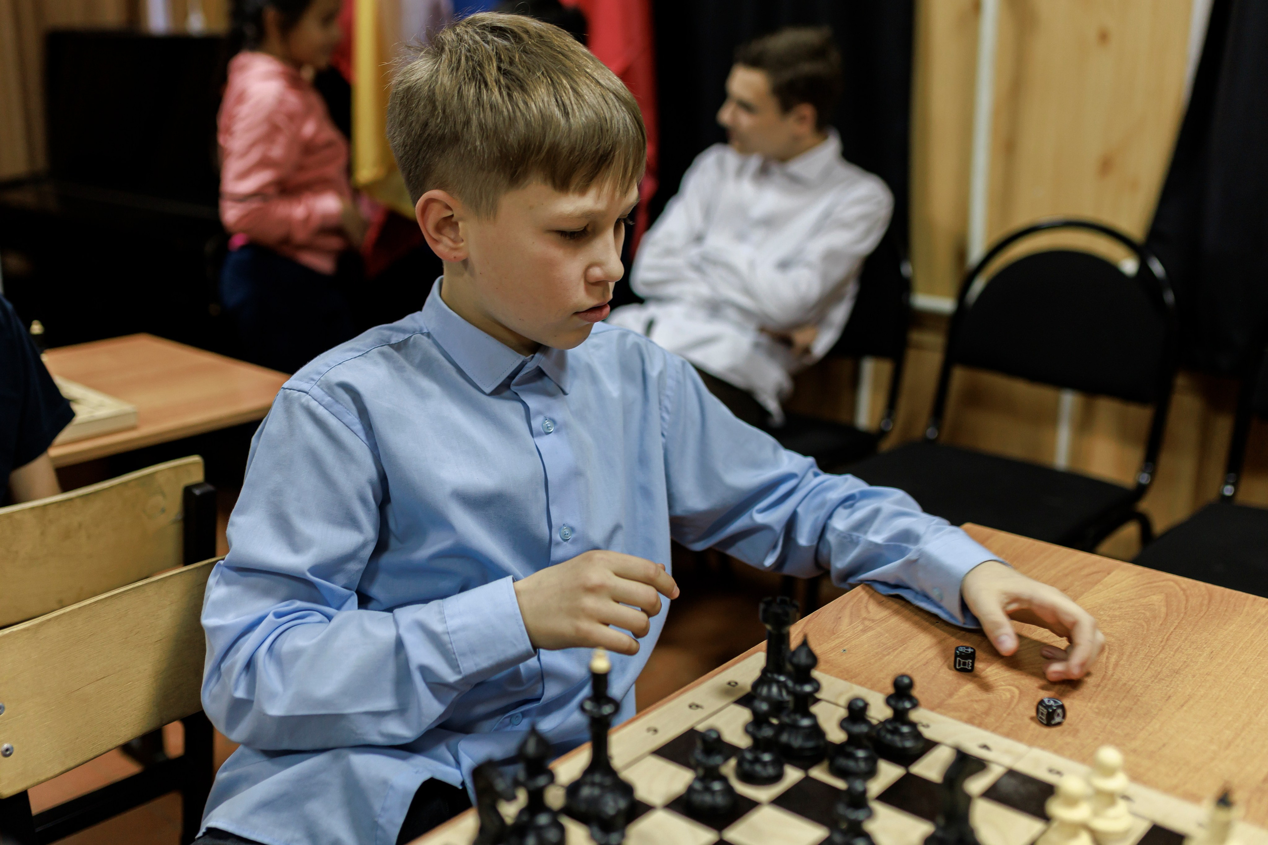Репортажная сьёмка игры в шахматы в детском доме. Семейный и детский фотограф в Рязани Васюгова Мария