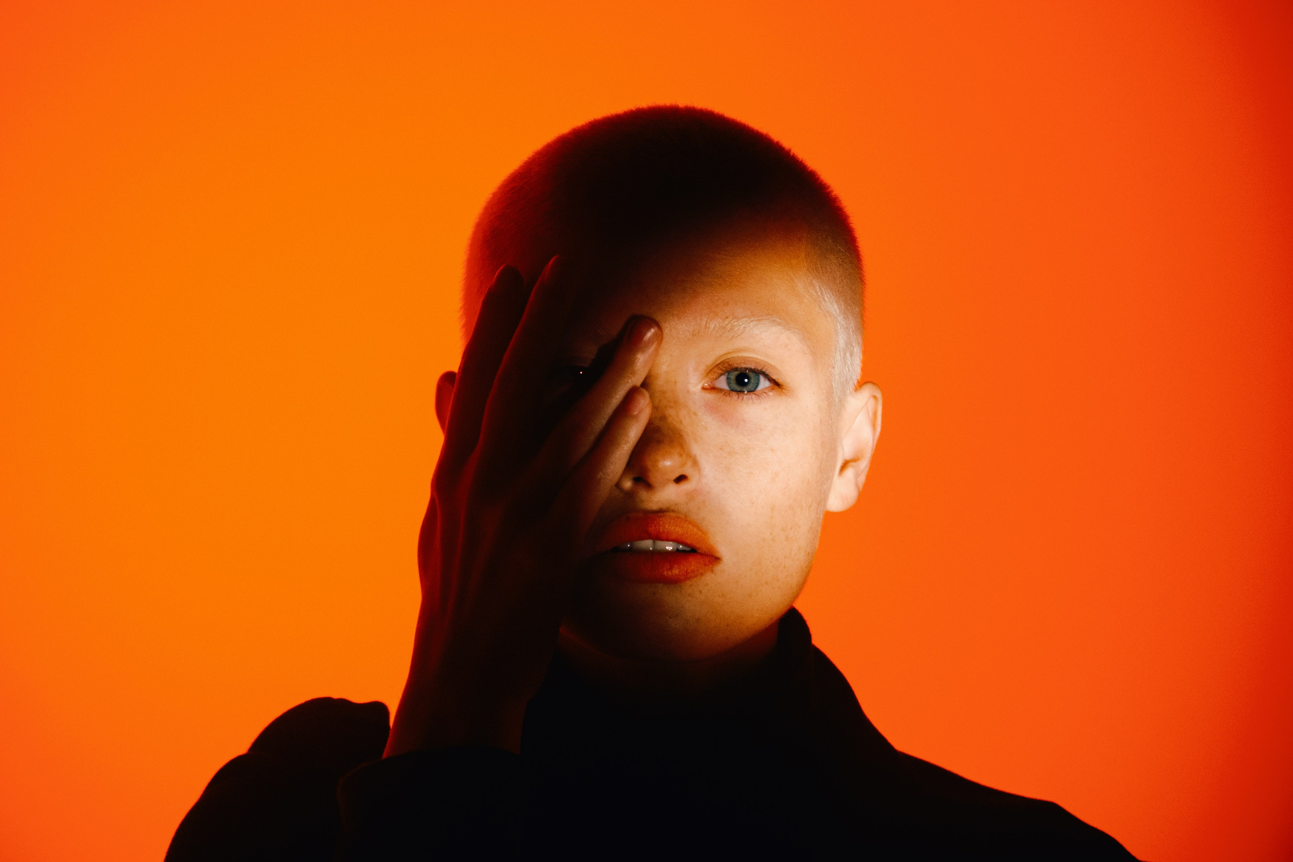 Photographer in Moscow with a night vibe of photos