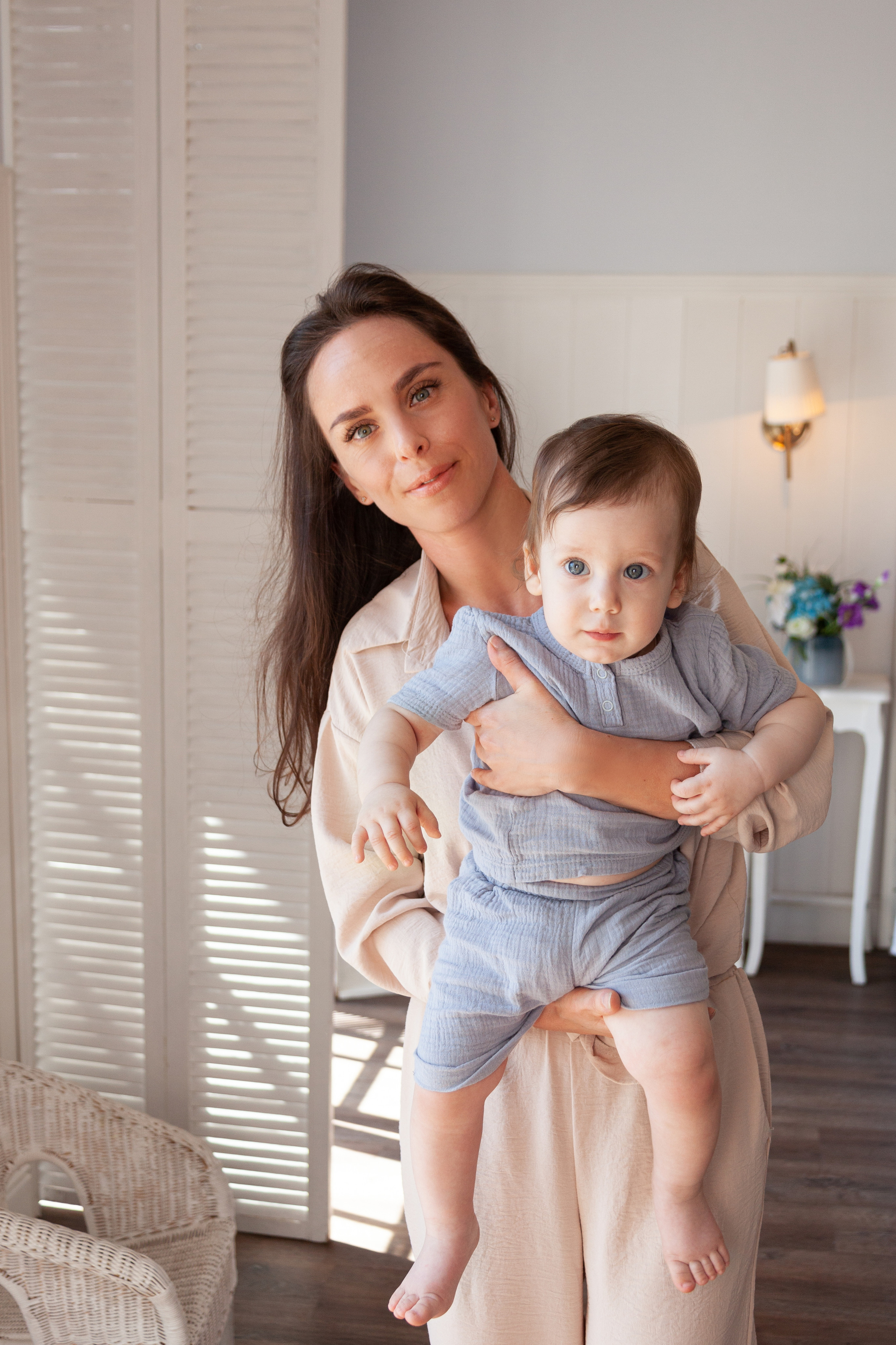 Студийная фотосессия годовасика с семьей. Детский и контент фотограф Надя Волкова Санкт-Петербург