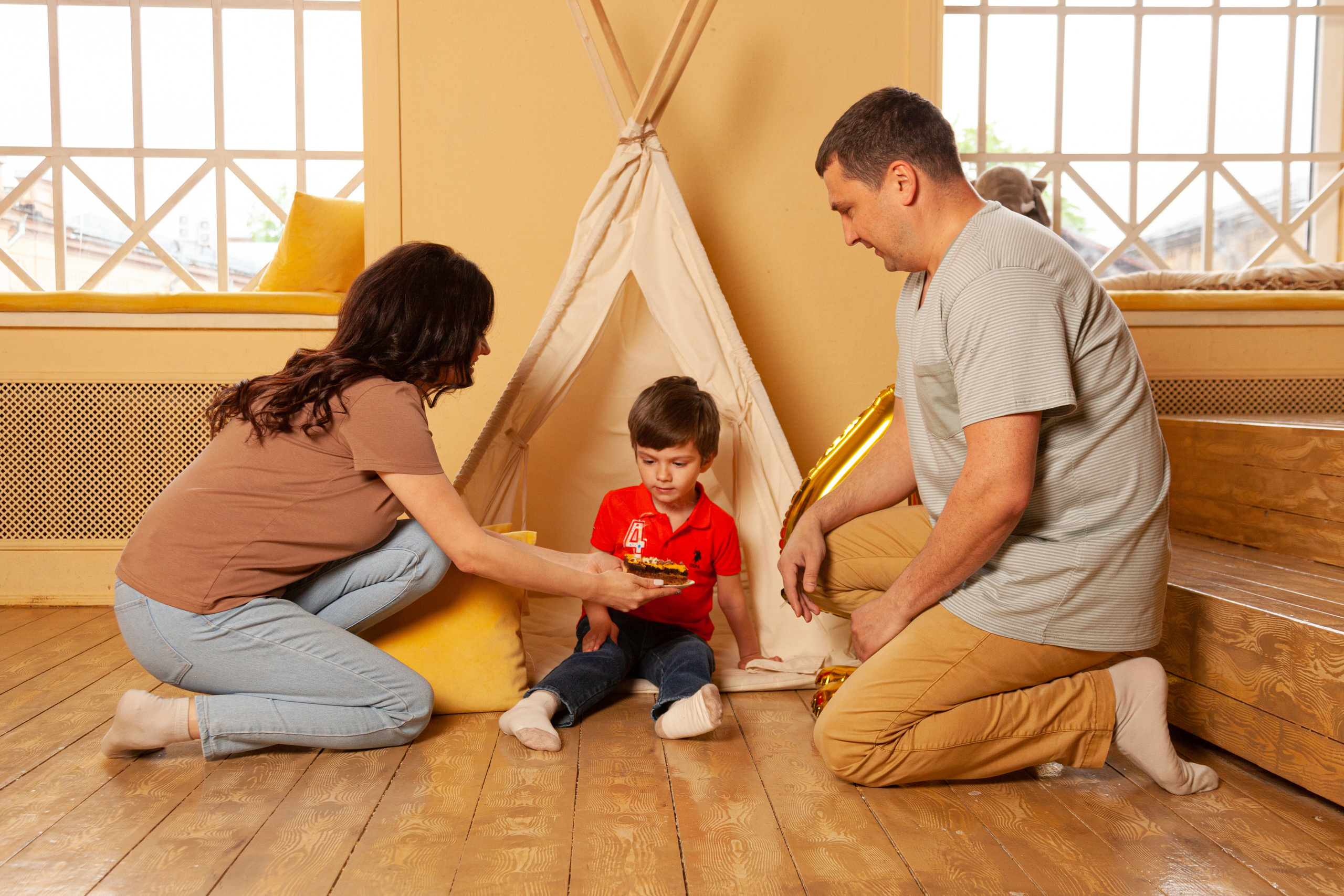 Фотосессия в студии на 4 годика. Детский и контент фотограф Надя Волкова Санкт-Петербург