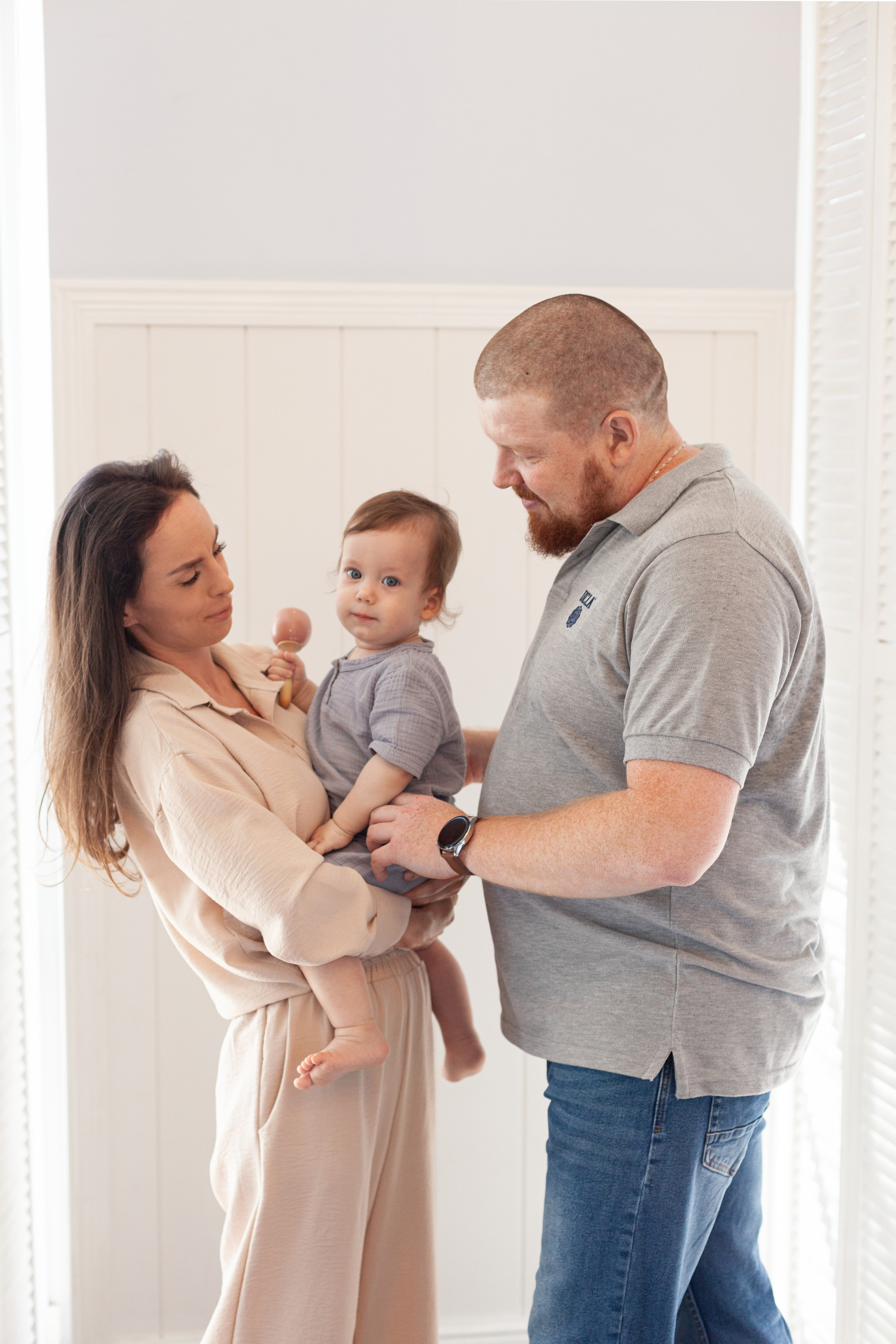 Студийная фотосессия годовасика с семьей. Детский и контент фотограф Надя Волкова Санкт-Петербург