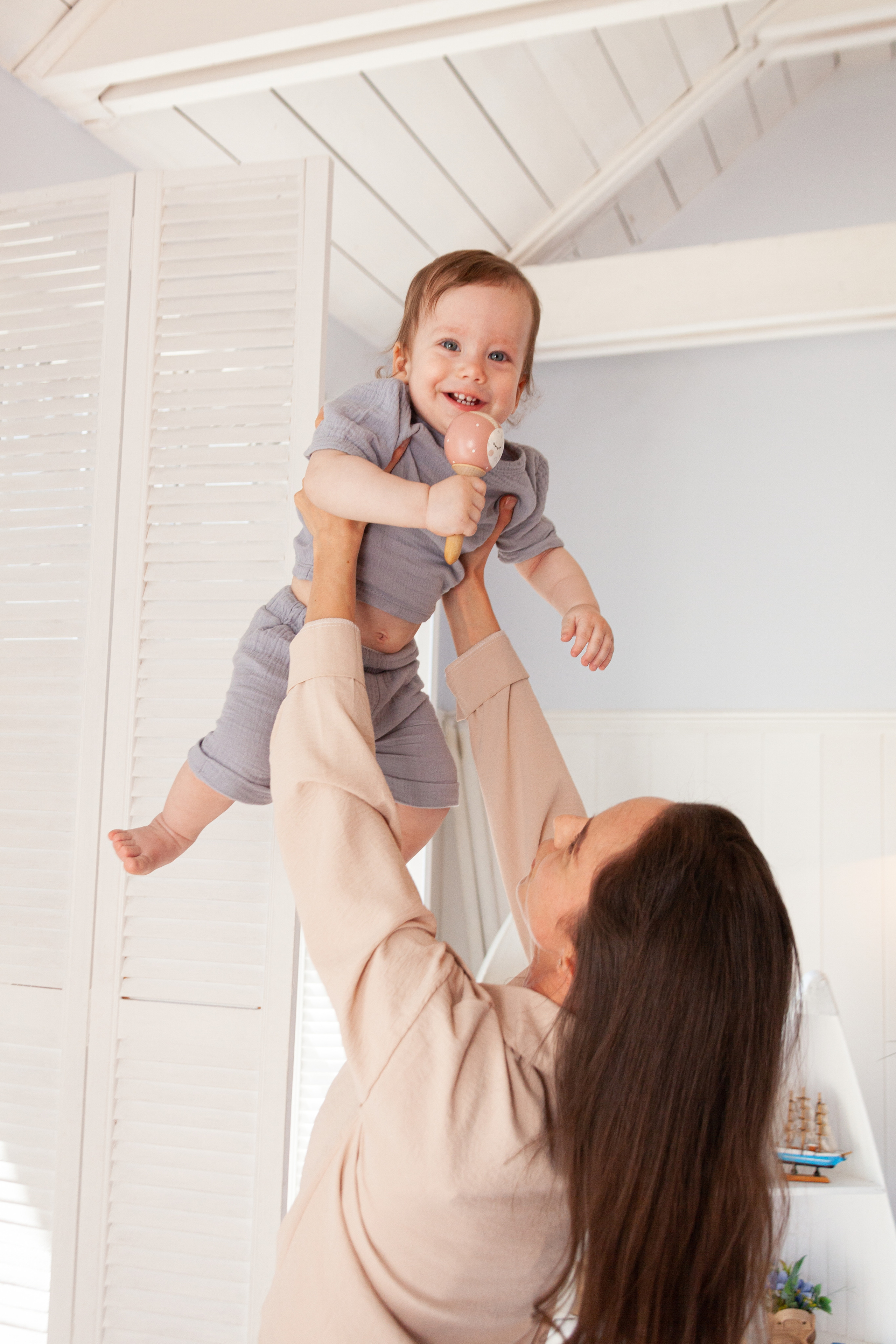 Студийная фотосессия годовасика с семьей. Детский и контент фотограф Надя Волкова Санкт-Петербург